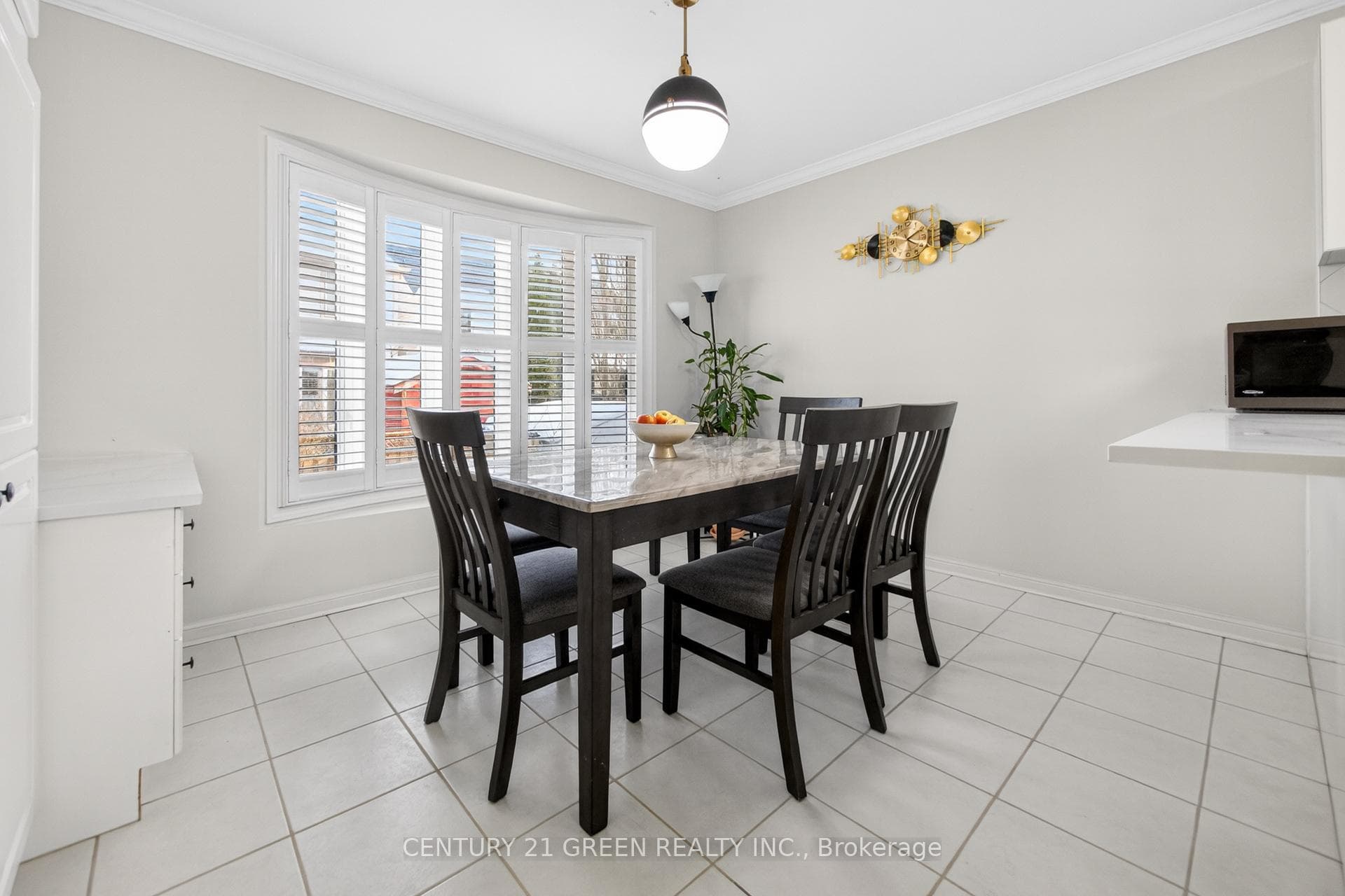 1666 Allan Crescent photo 15