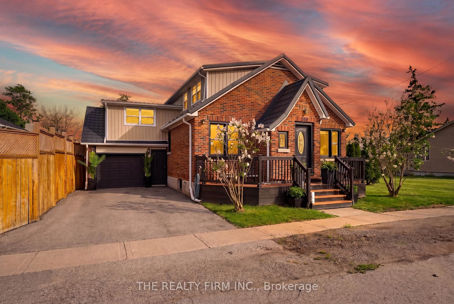 599 John Street photo 47