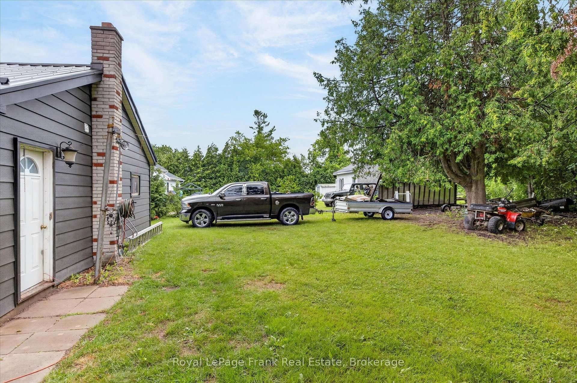 731 Harper Road photo 31
