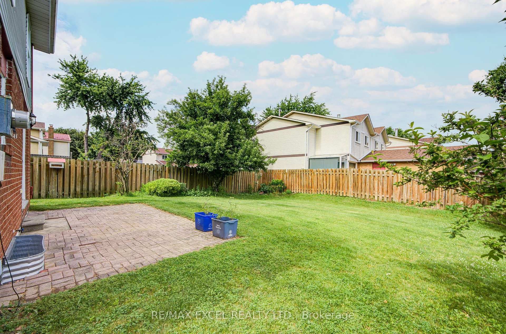 176 Goldhawk Trail photo 47
