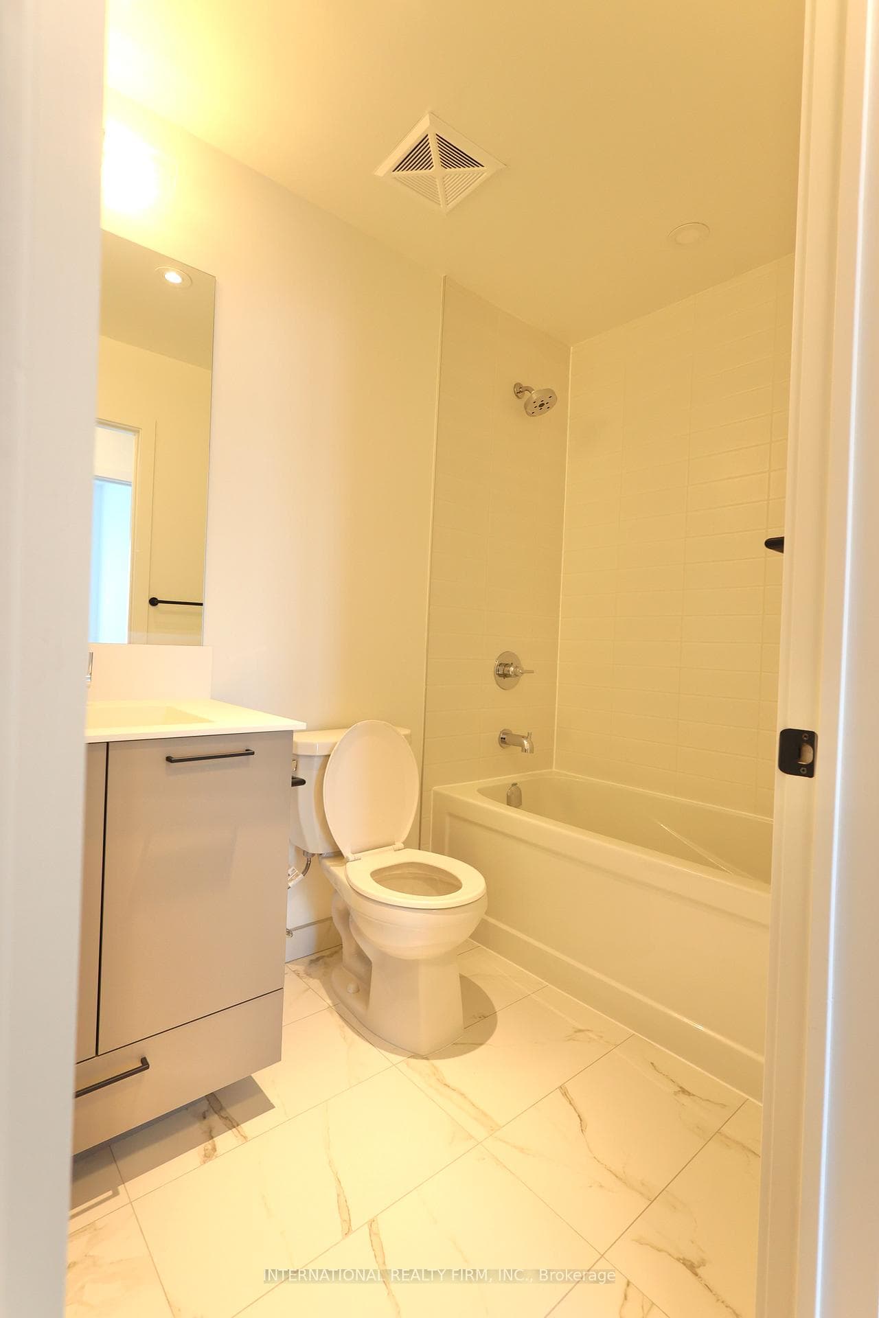 20 Lagerfeld Drive Unit B-020 photo 30