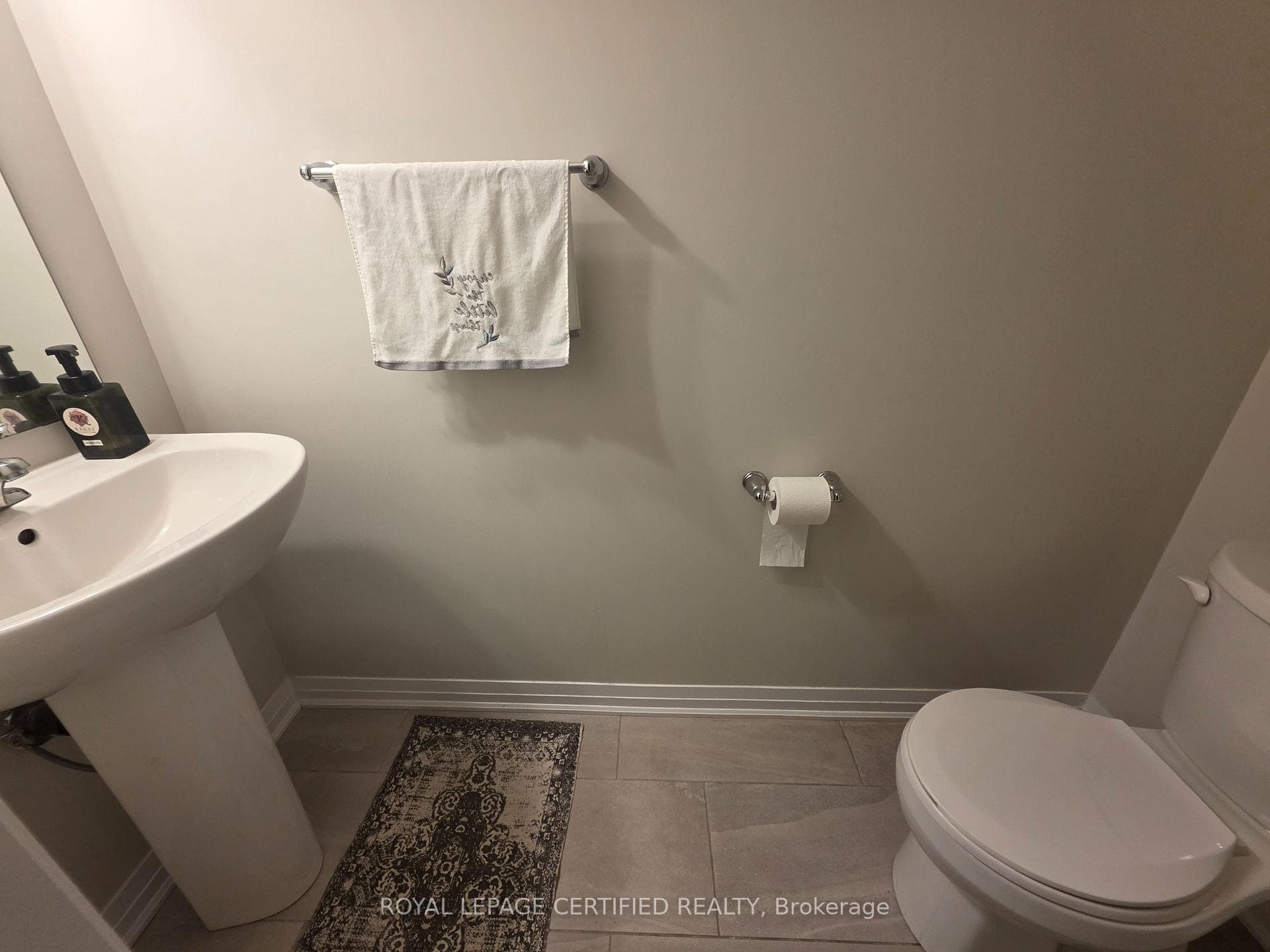 9 Valencia Avenue photo 8