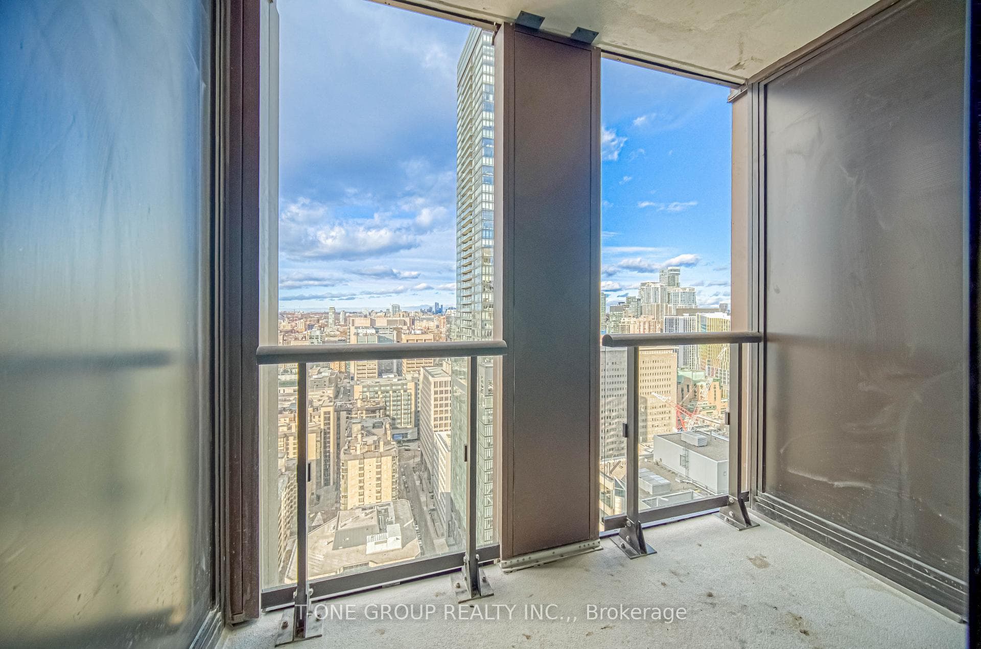 238 Simcoe Street photo 24