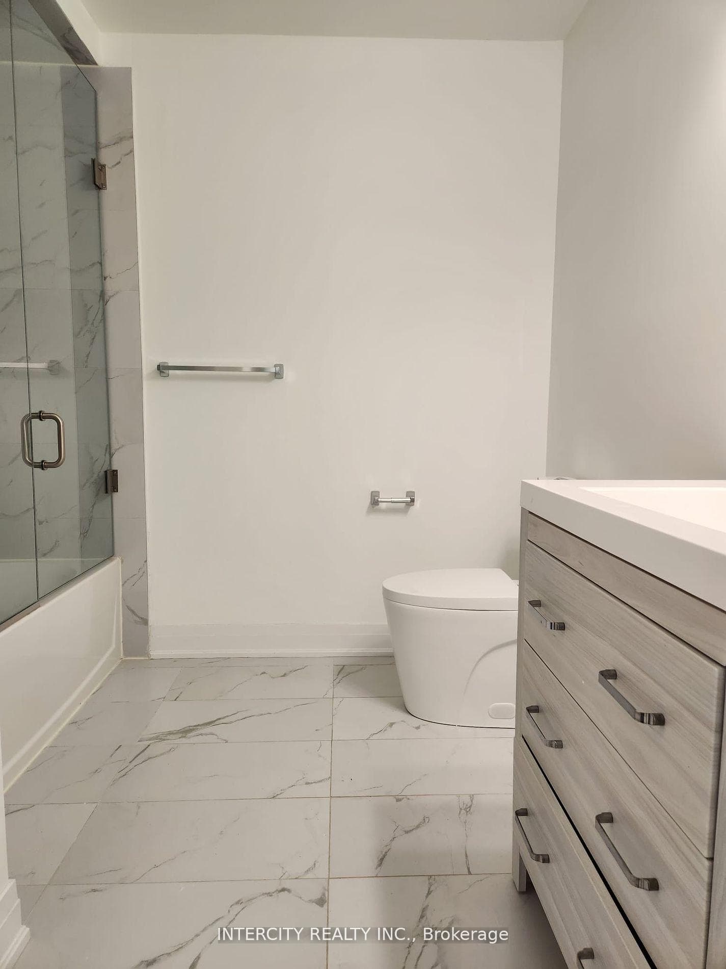 79 Vedette Way Unit Upper photo 2