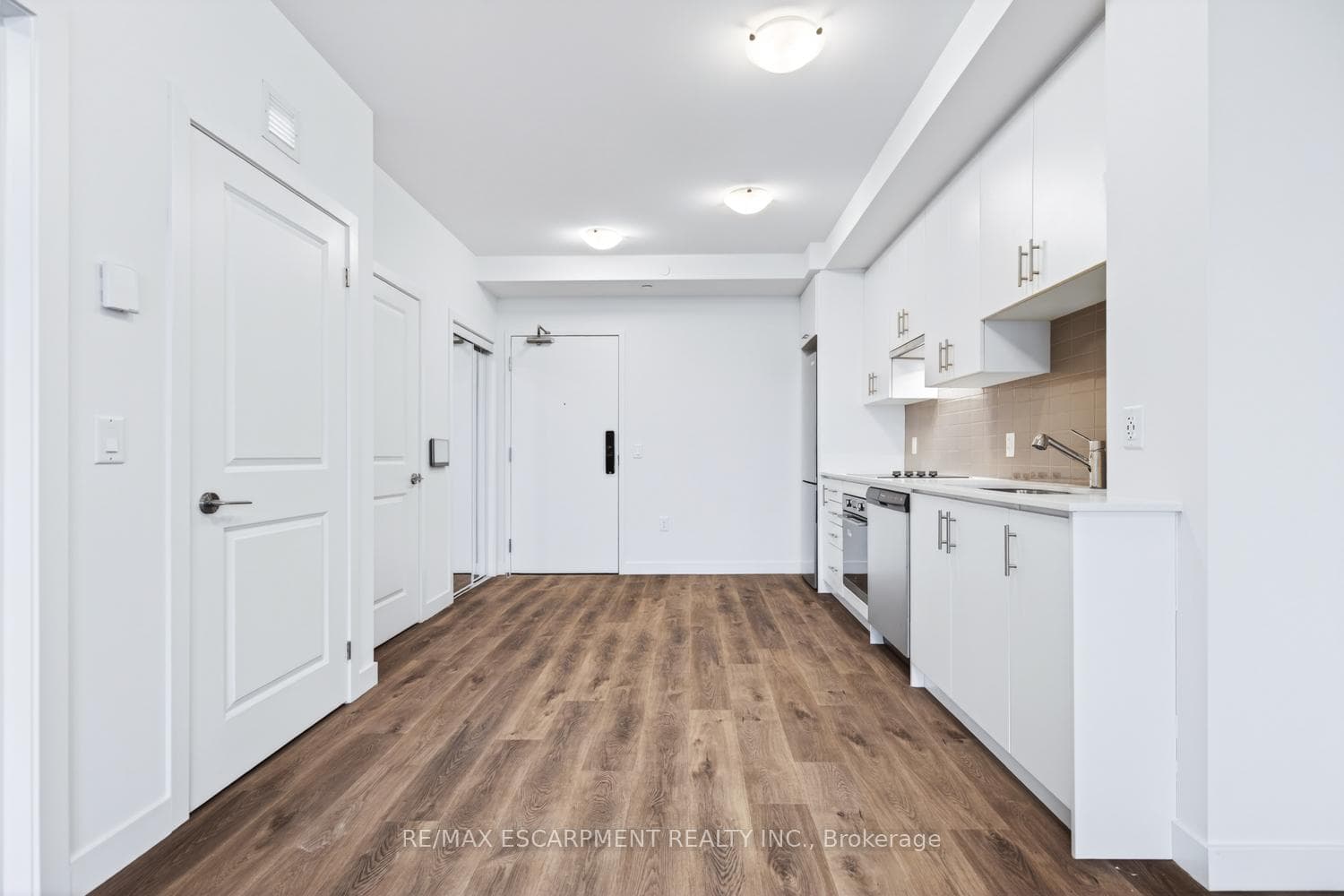 461 Green Road Unit 220 photo 4