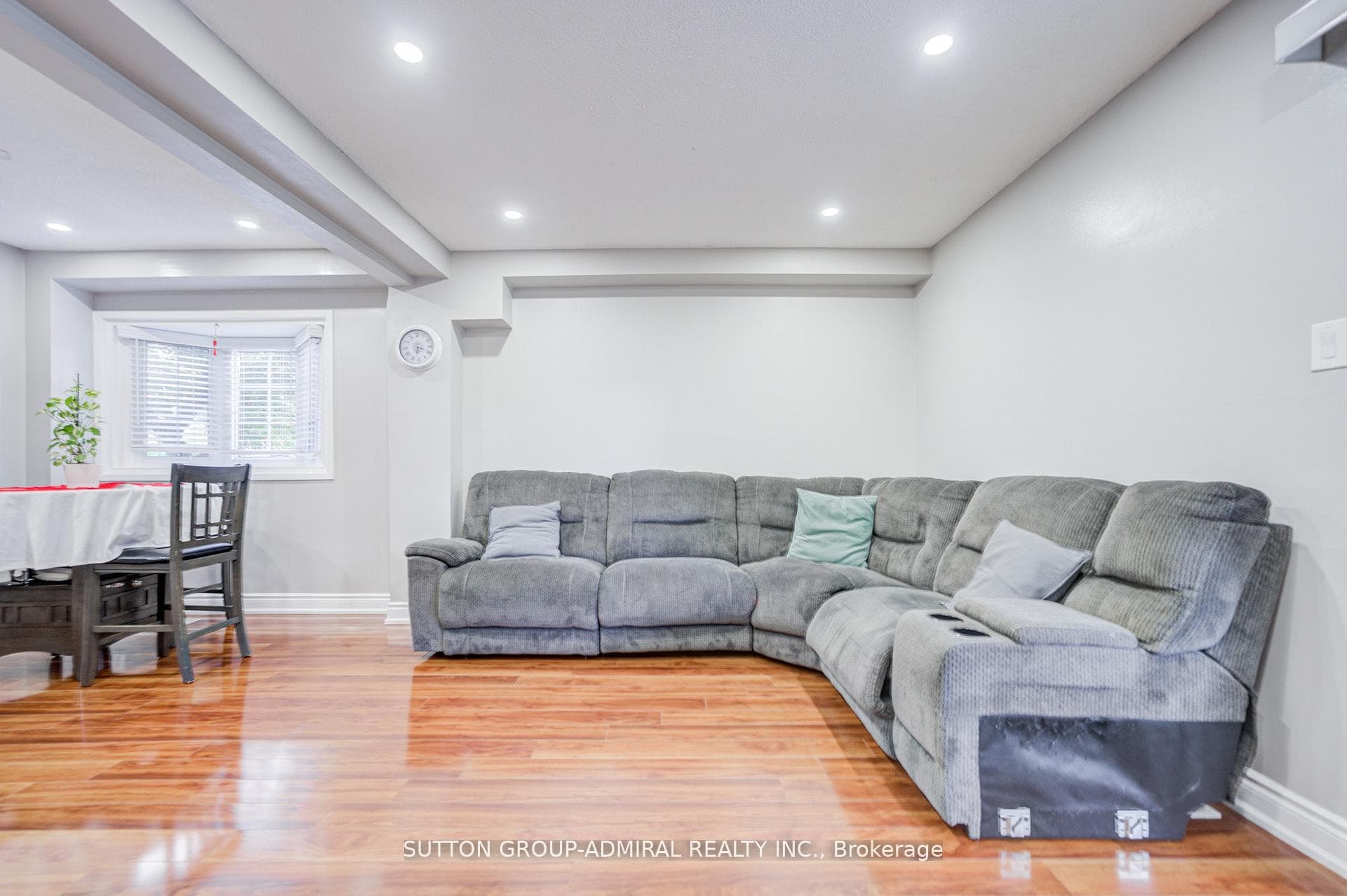4 Hilda Court photo 19
