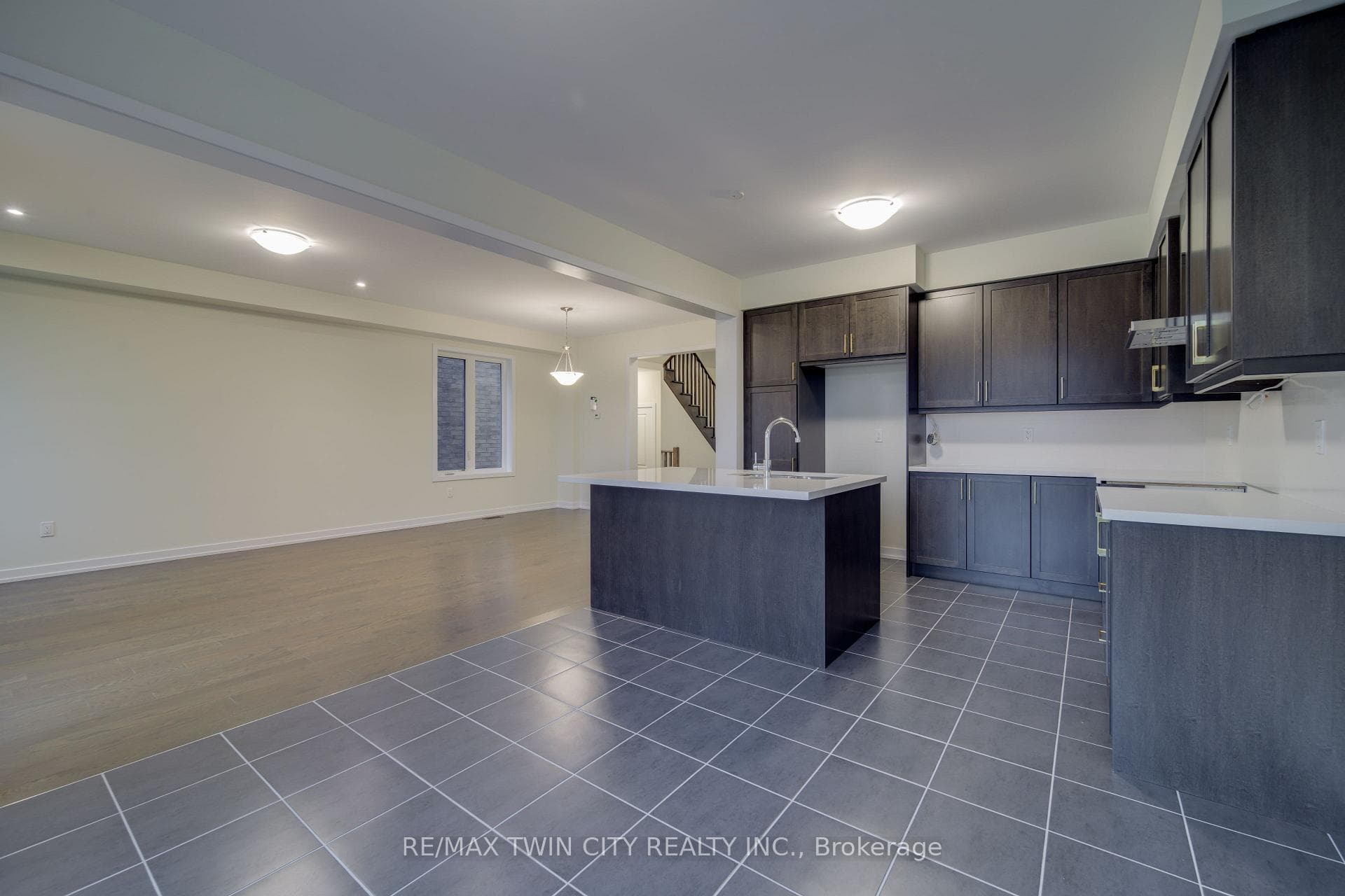 129 Lumb Drive photo 7