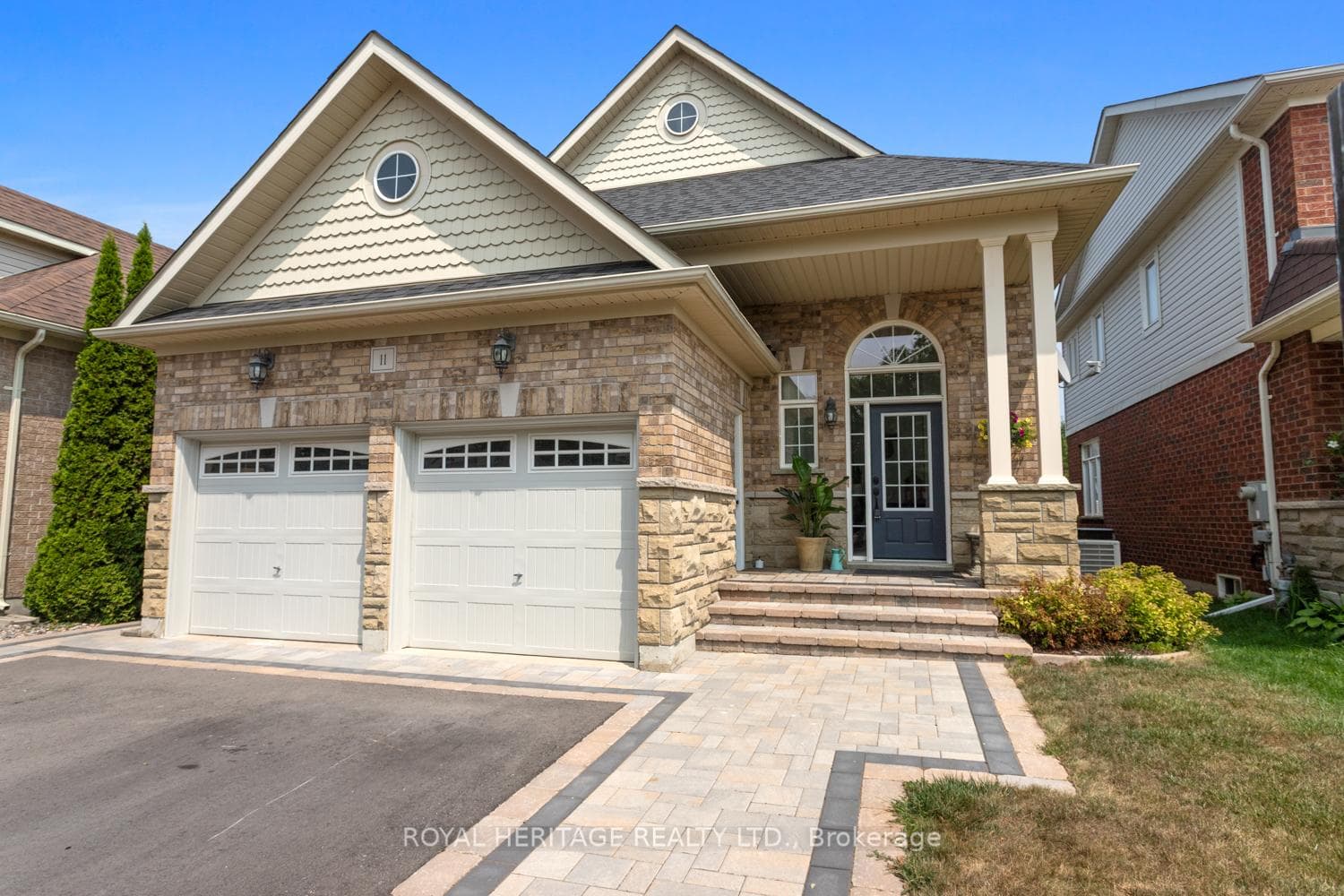 11 Piper Crescent photo 1