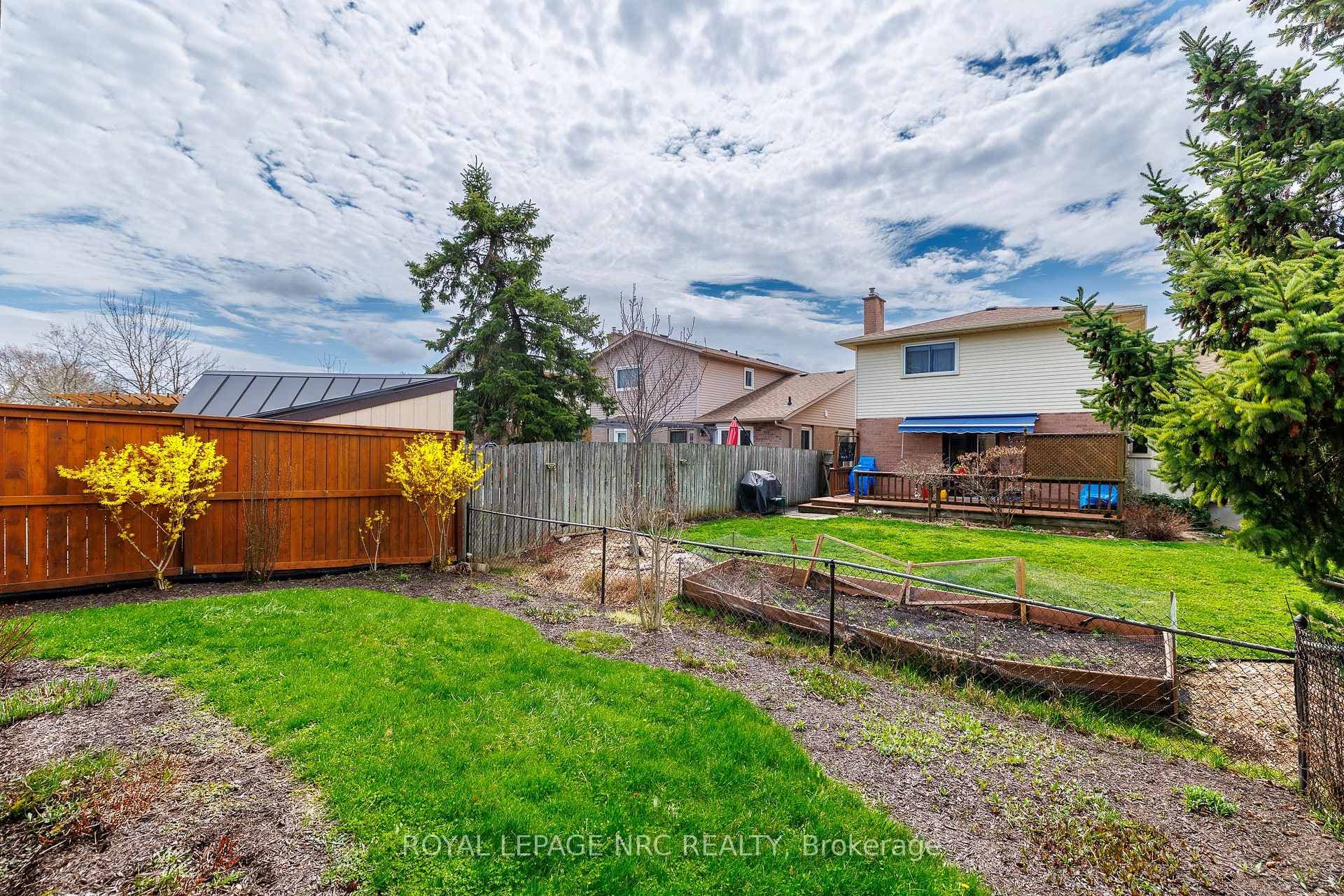 30 BAXTER Crescent photo 42