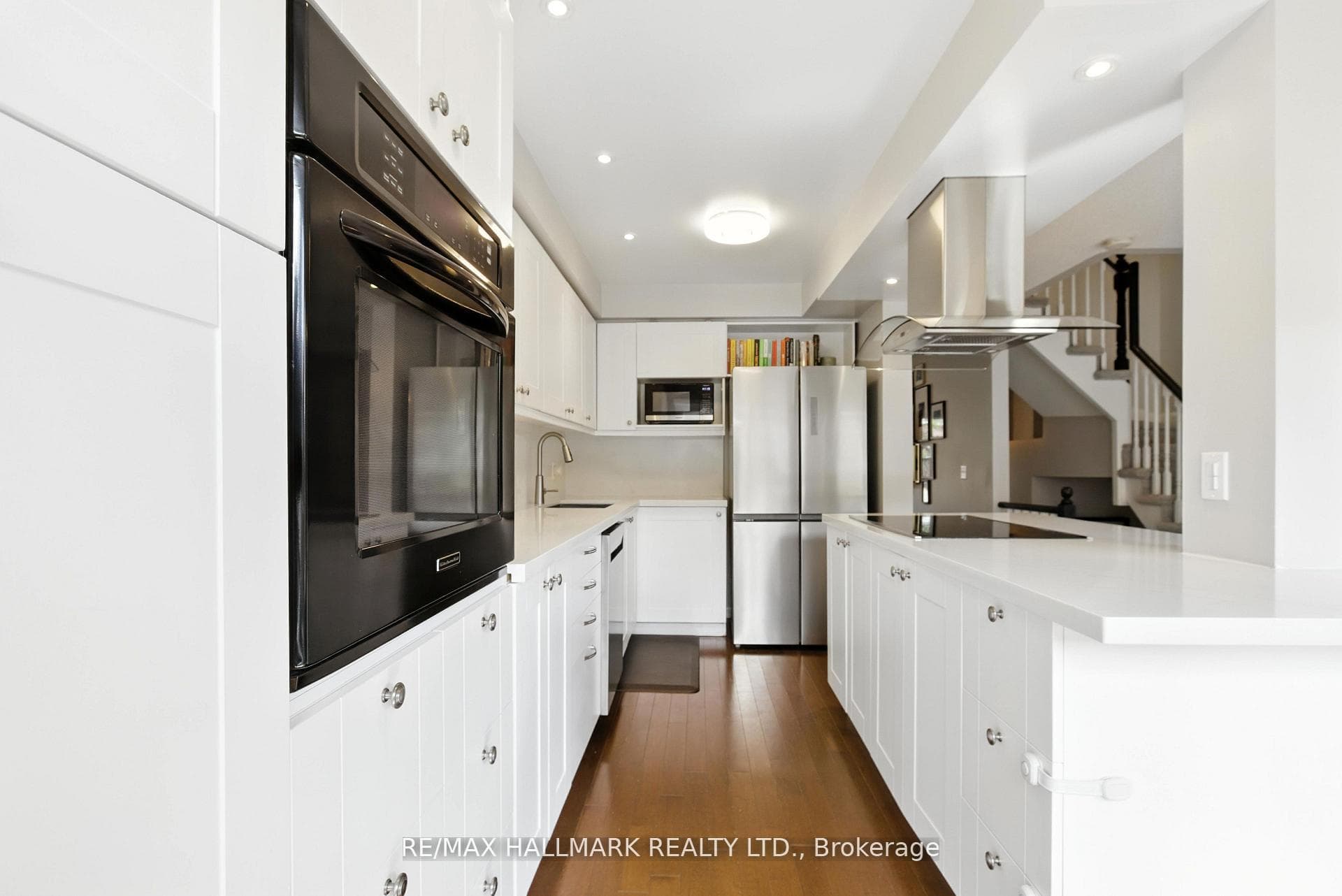 568 Legresley Lane photo 6