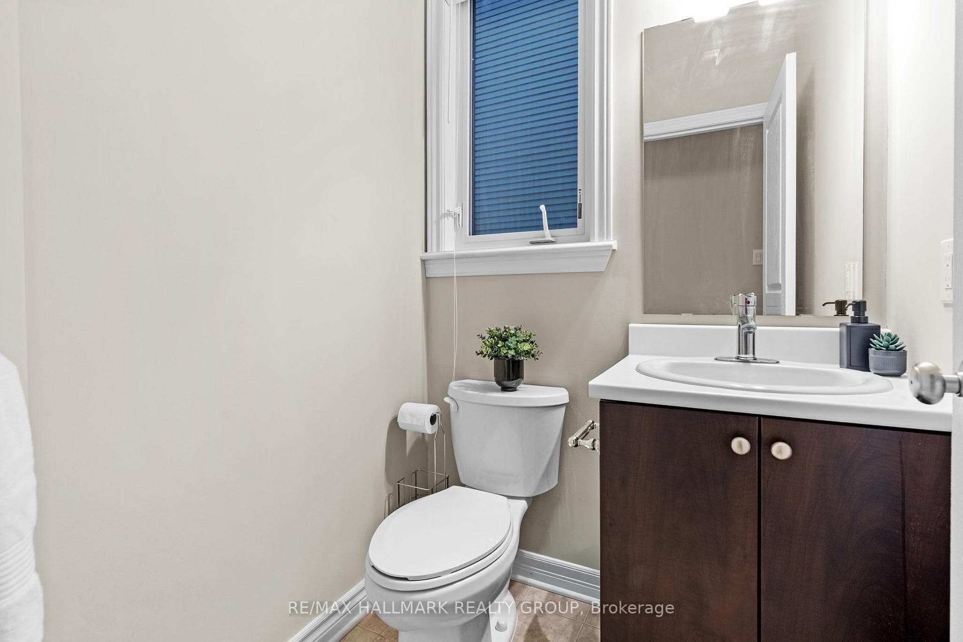 938 Fletcher Circle photo 6
