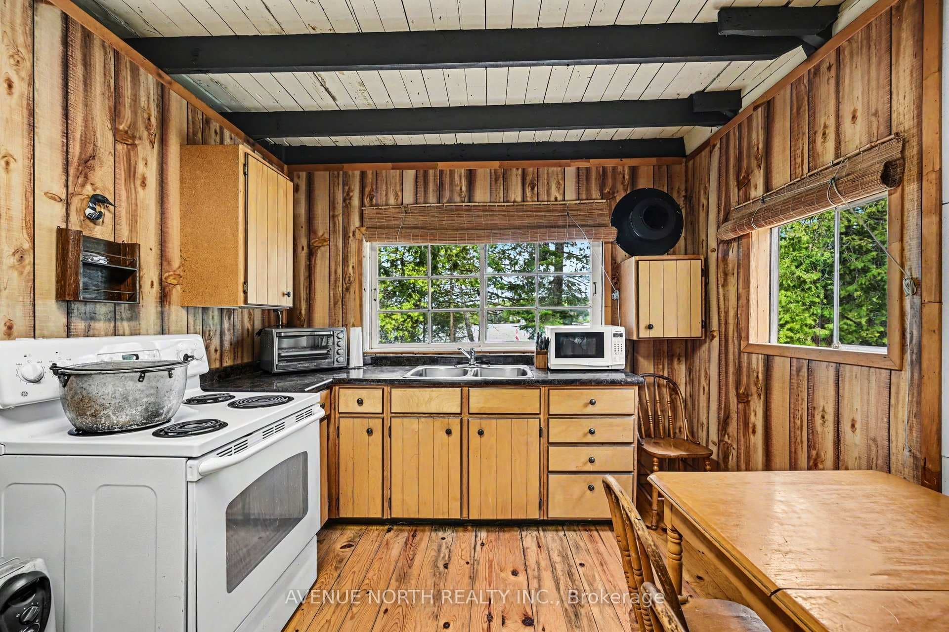366 Holly Lane photo 9