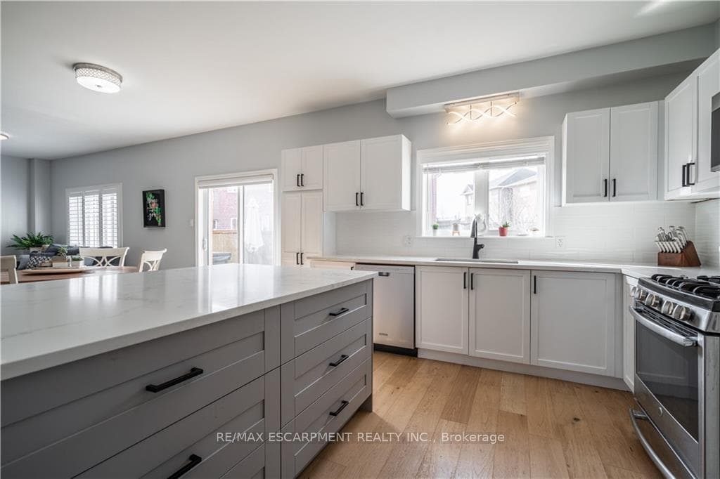 39 Pebble Valley Avenue photo 7