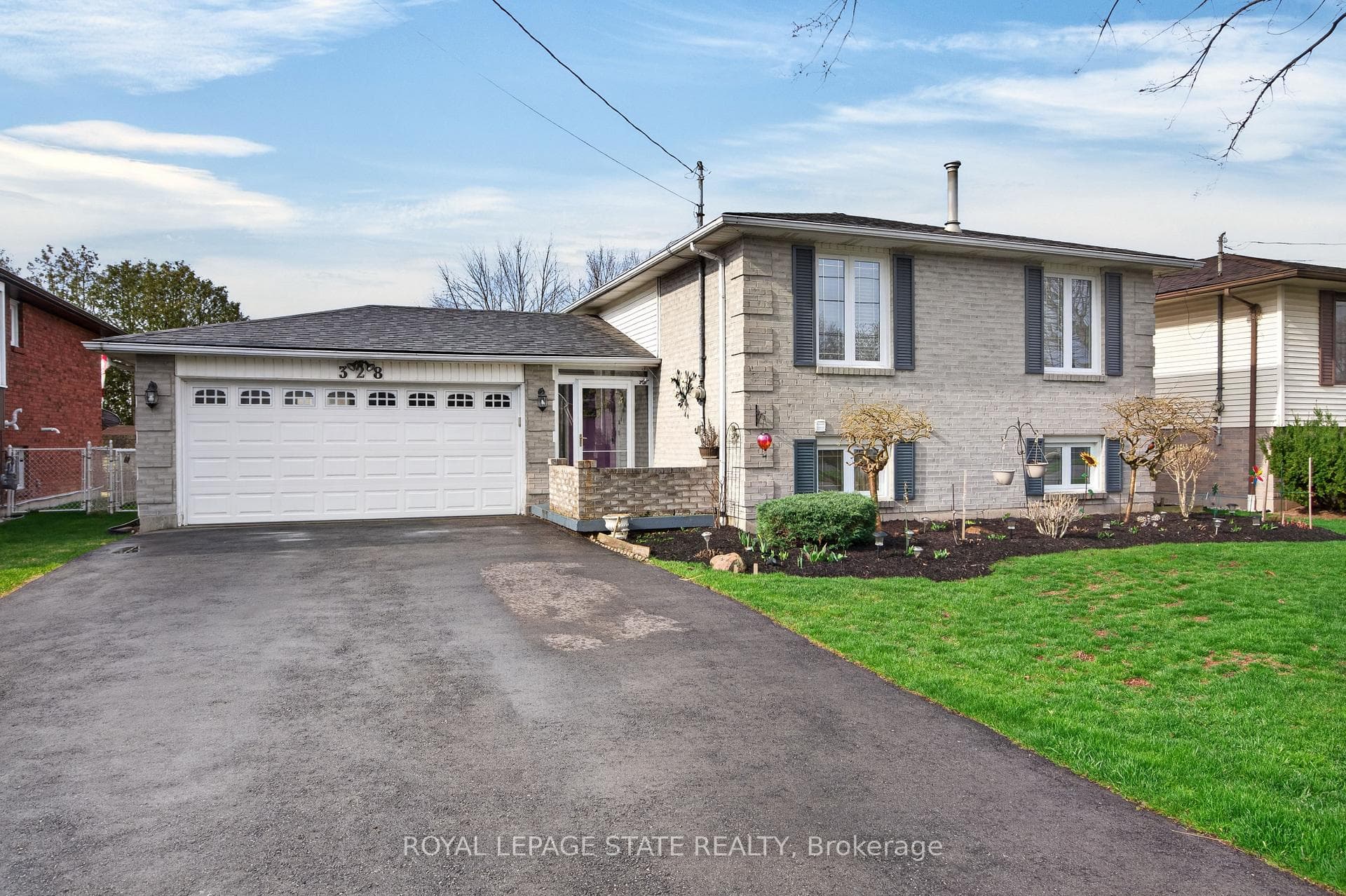 328 MacCrae Drive photo 4