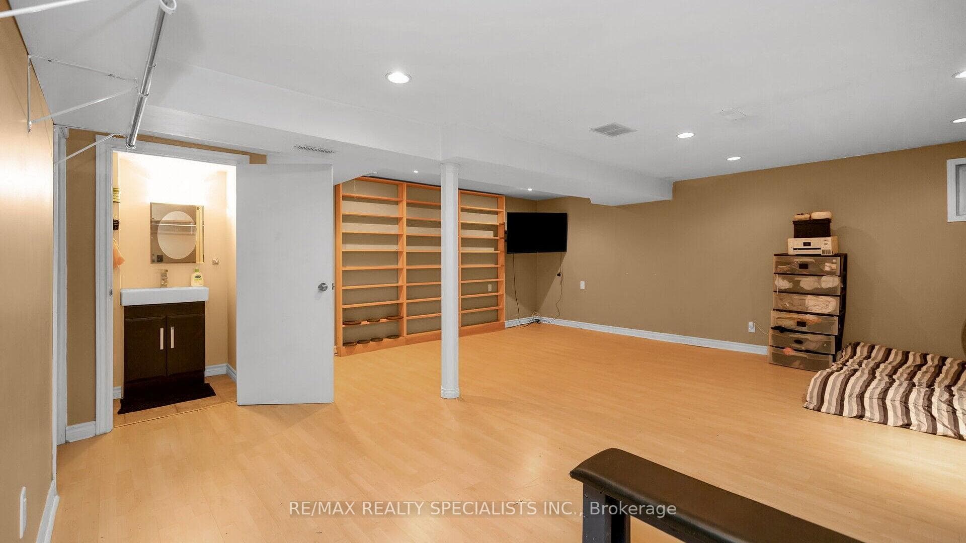 12 Huntington Court photo 26