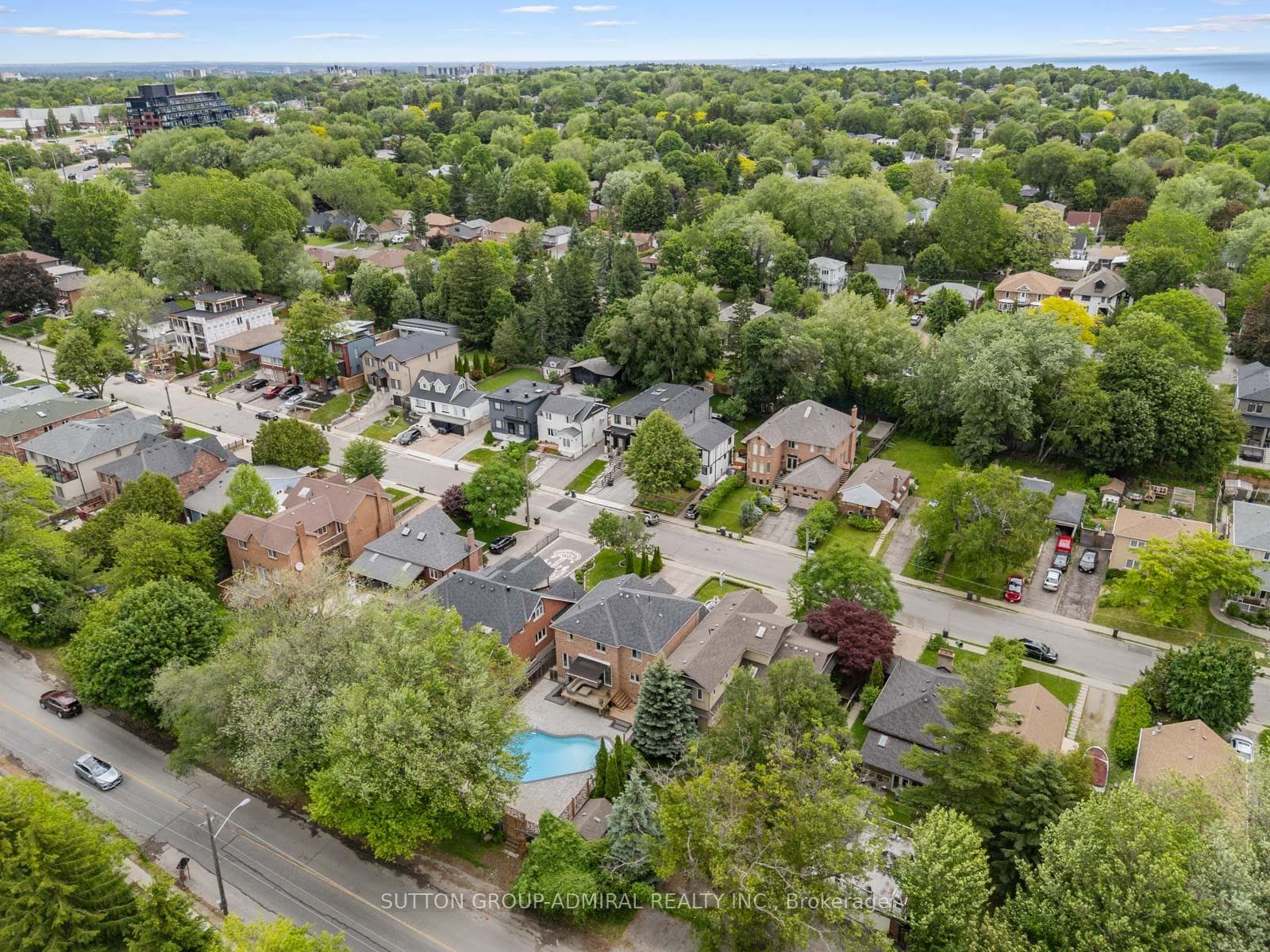 18 Thatcher Avenue photo 48