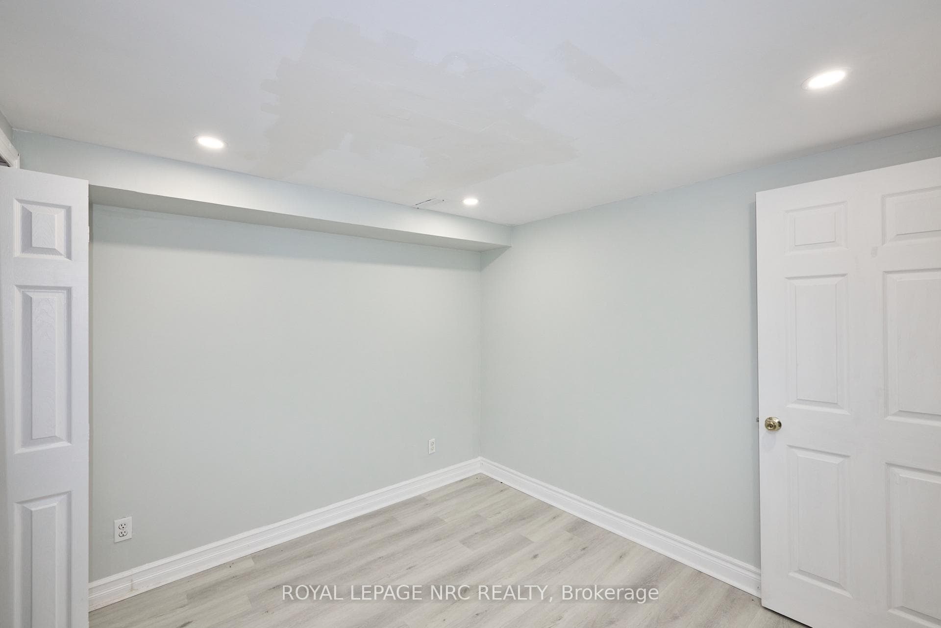 6673 Huggins Street photo 47