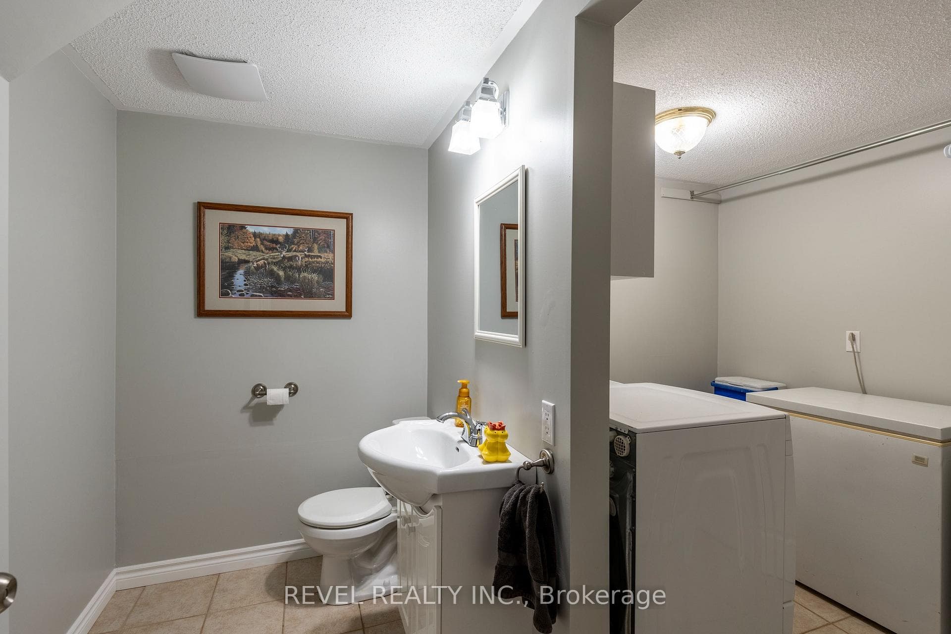 29 Armstrong Crescent photo 18