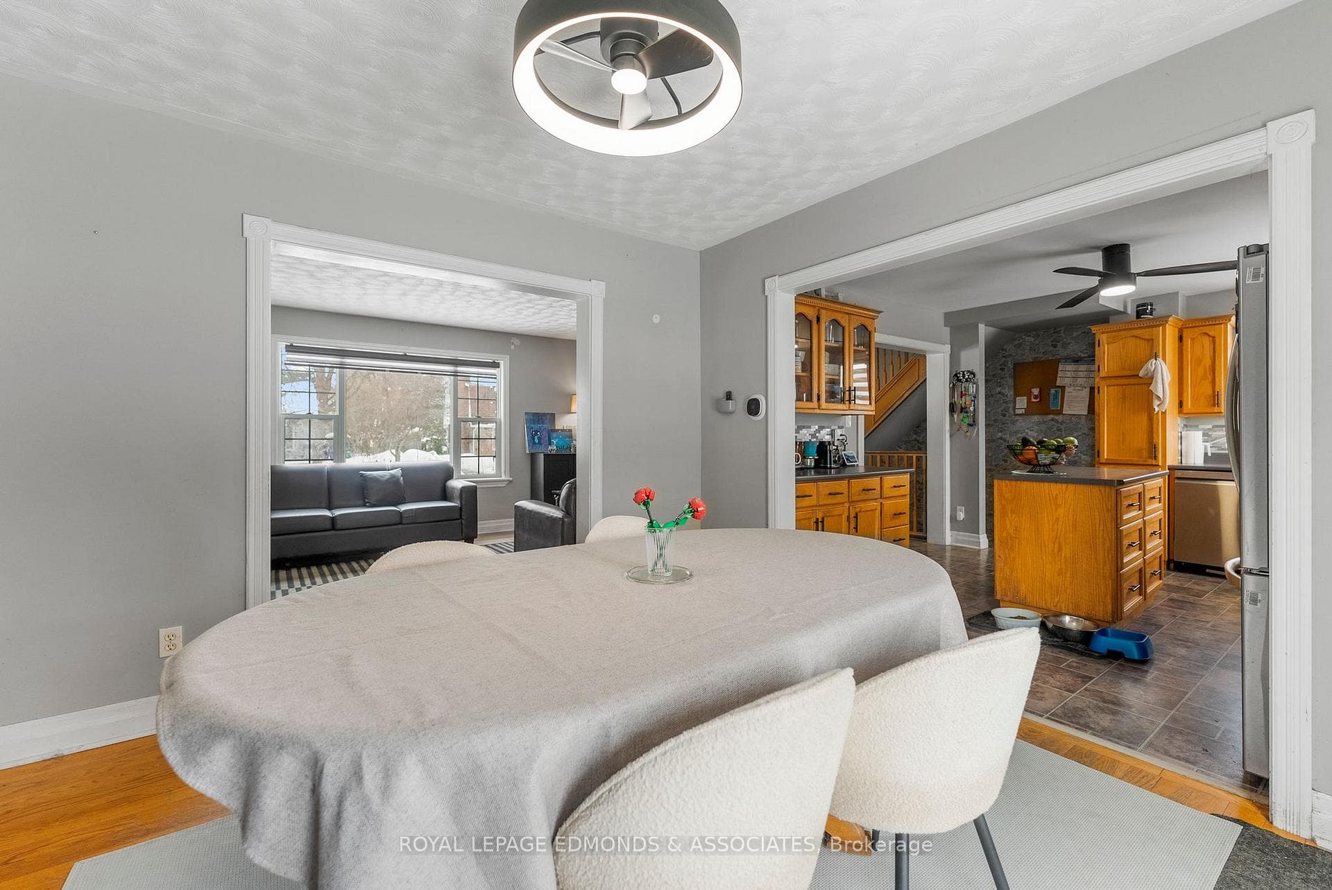 565 Elizabeth Street photo 15