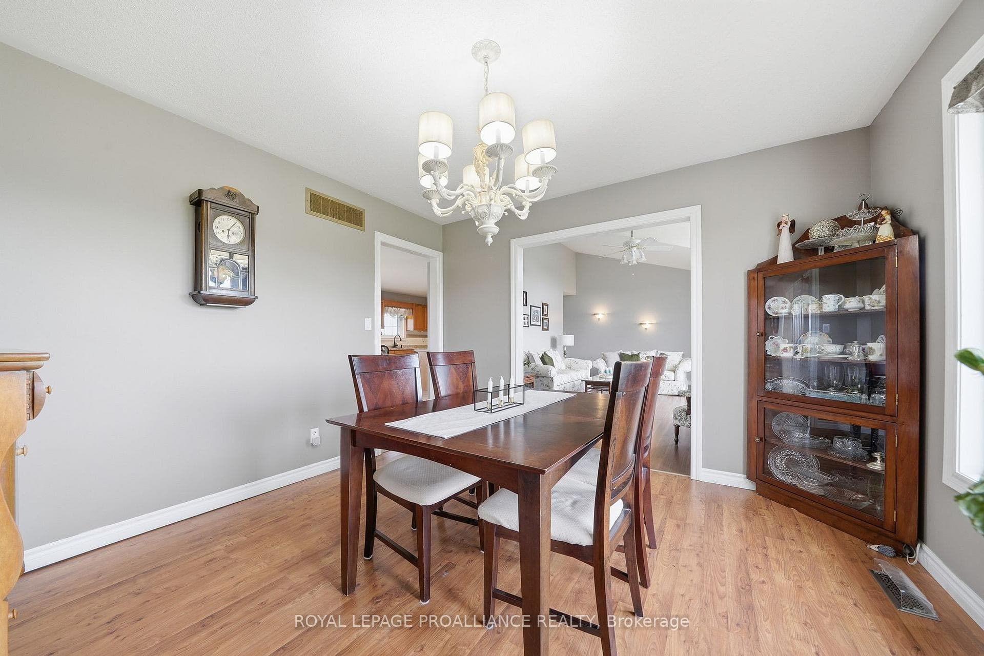 1489 Airport Parkway photo 17