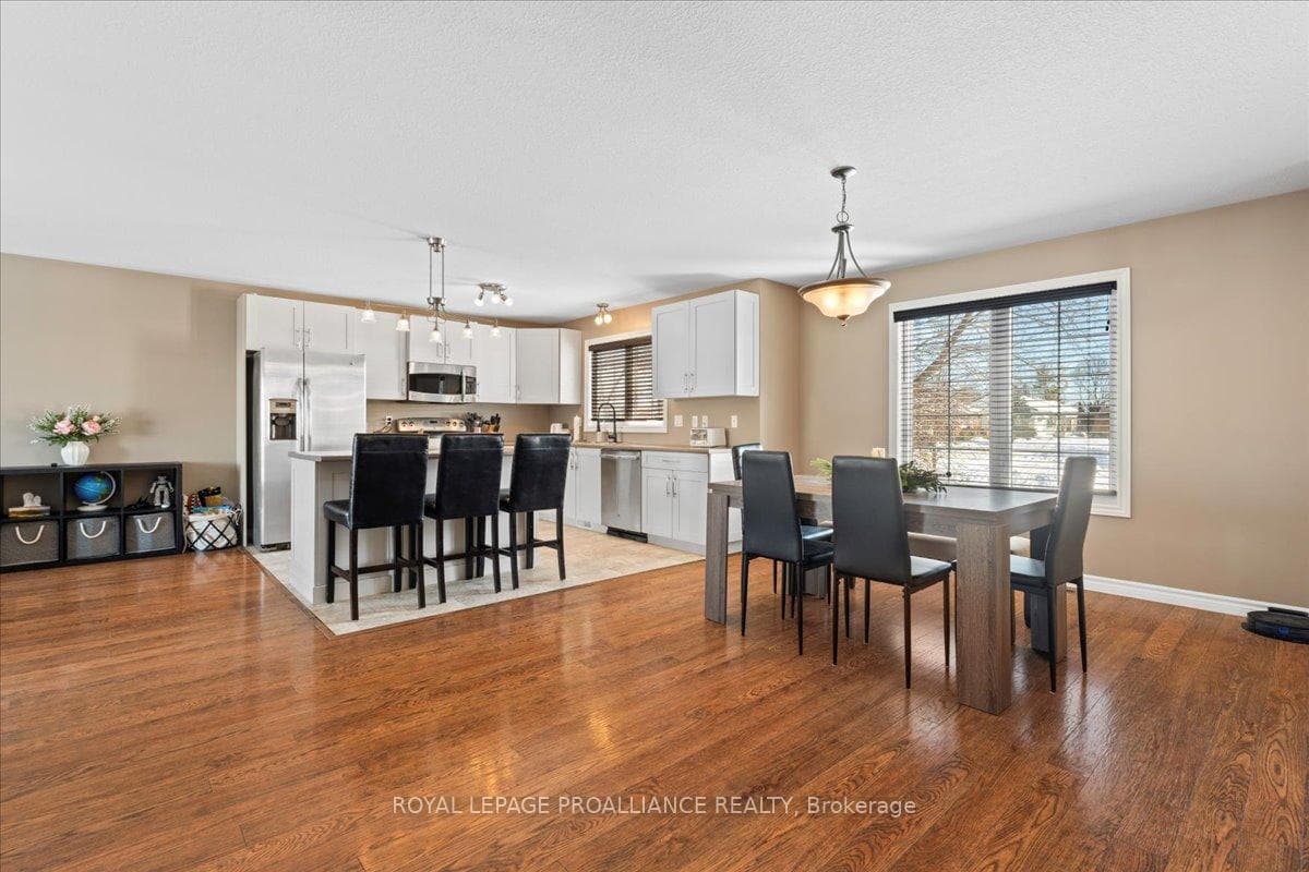 20 Bongard Crescent photo 9