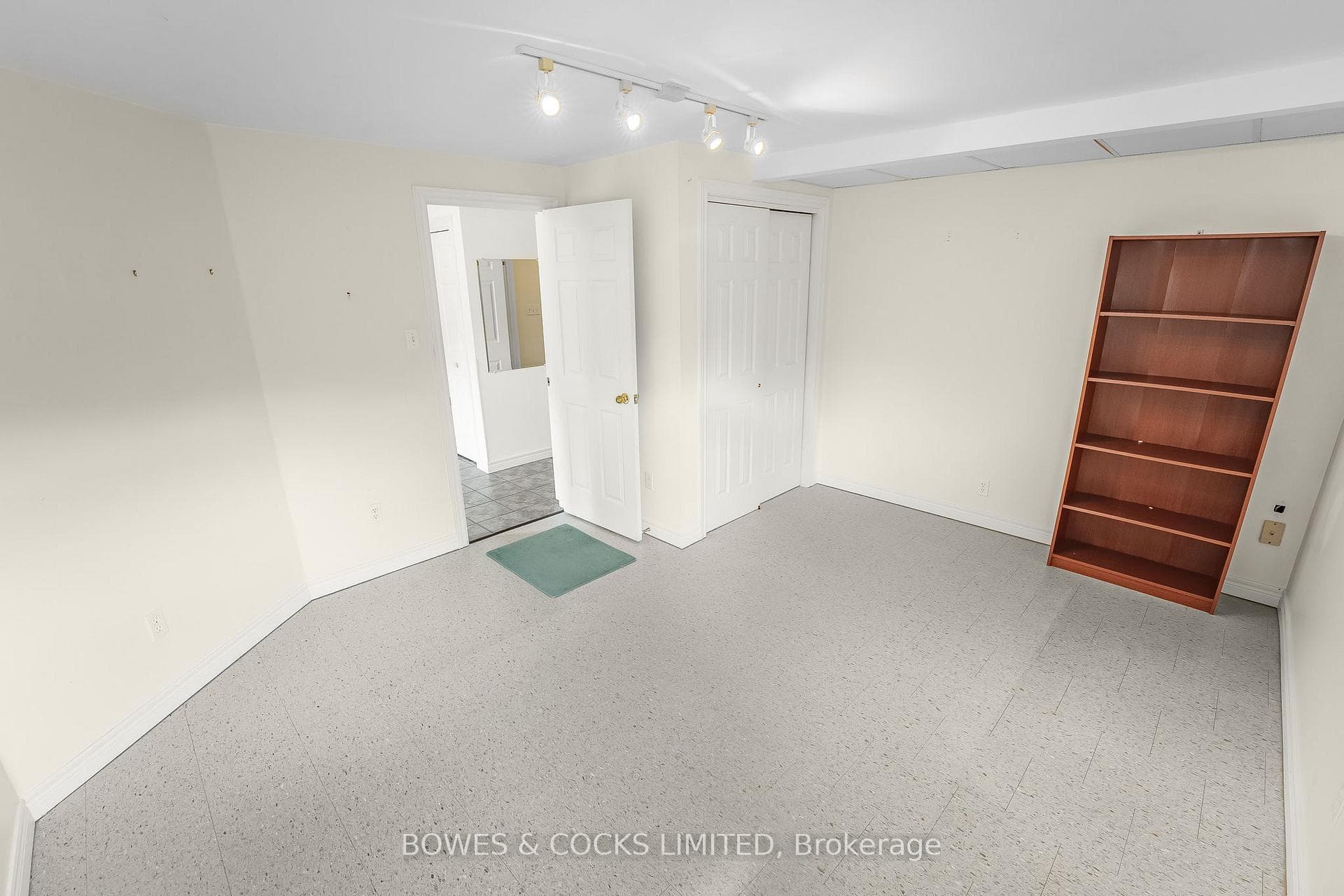 28 Elliott Drive photo 30