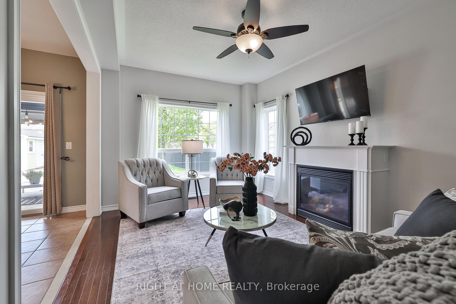 823 Greenly Drive photo 10