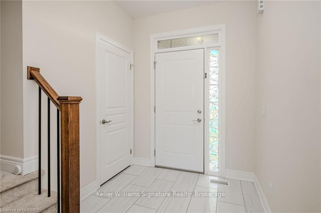 72 MANHATTAN COURT Court photo 5