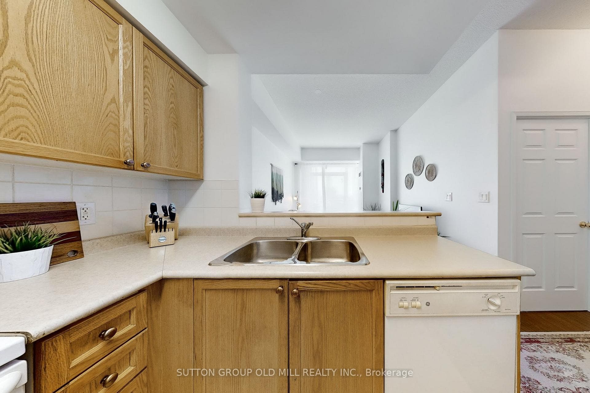 9 Michael Power Place Unit 811 photo 8