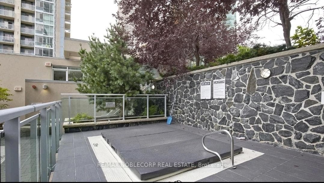 223 Webb Drive Unit 2101 photo 25