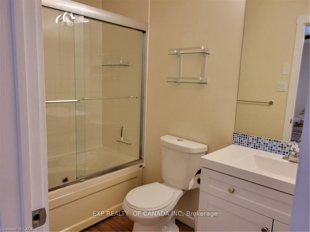 553 OXBOW Crescent photo 8