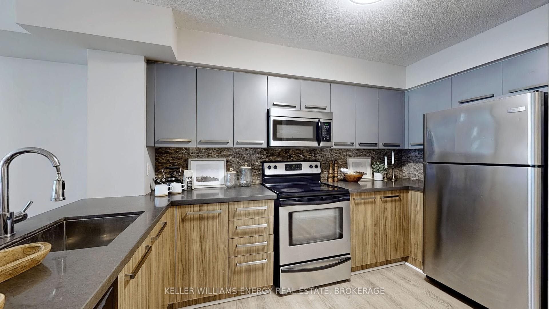 11 St Joseph Street Unit 1401 photo 4