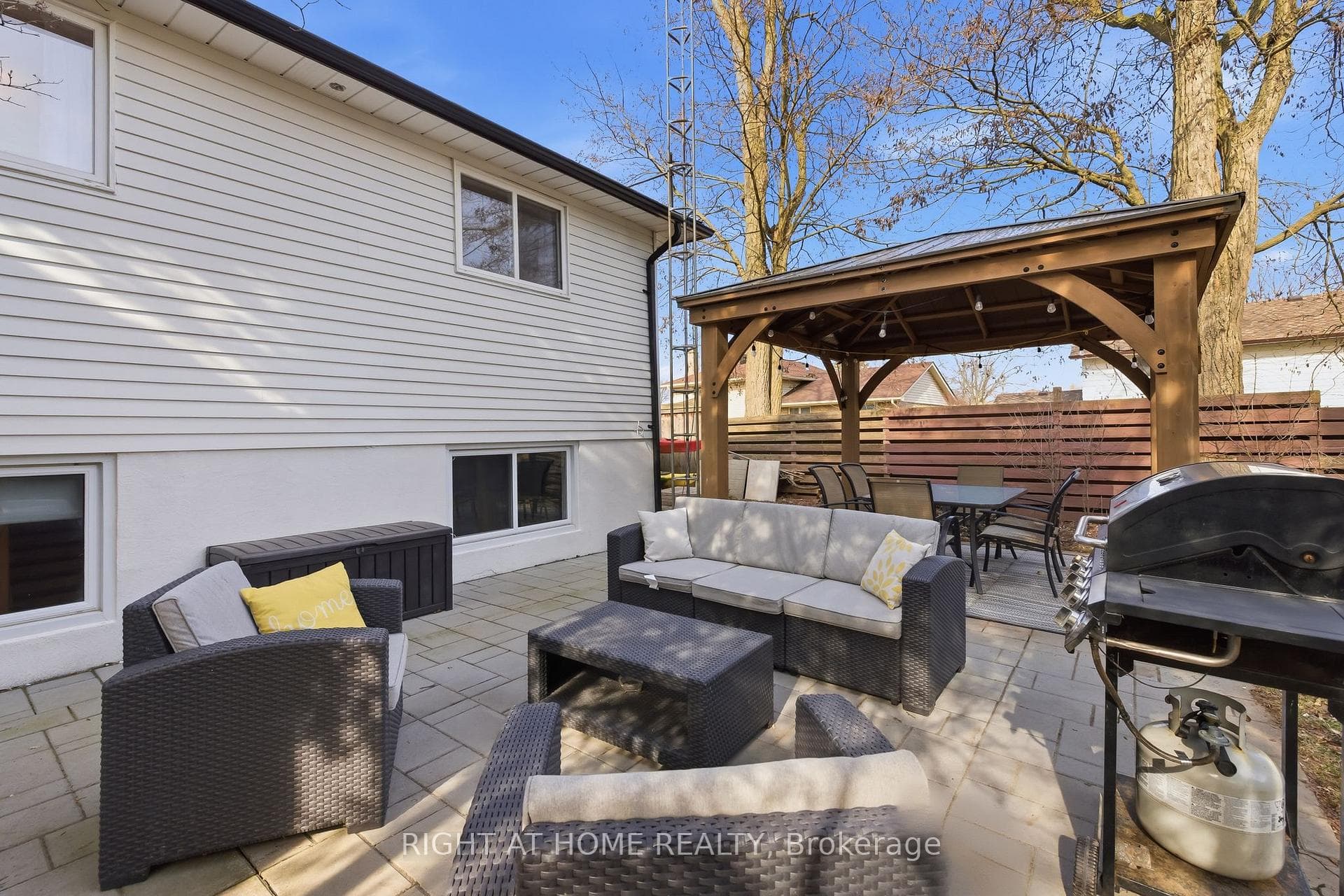 345 Highgate Avenue photo 29