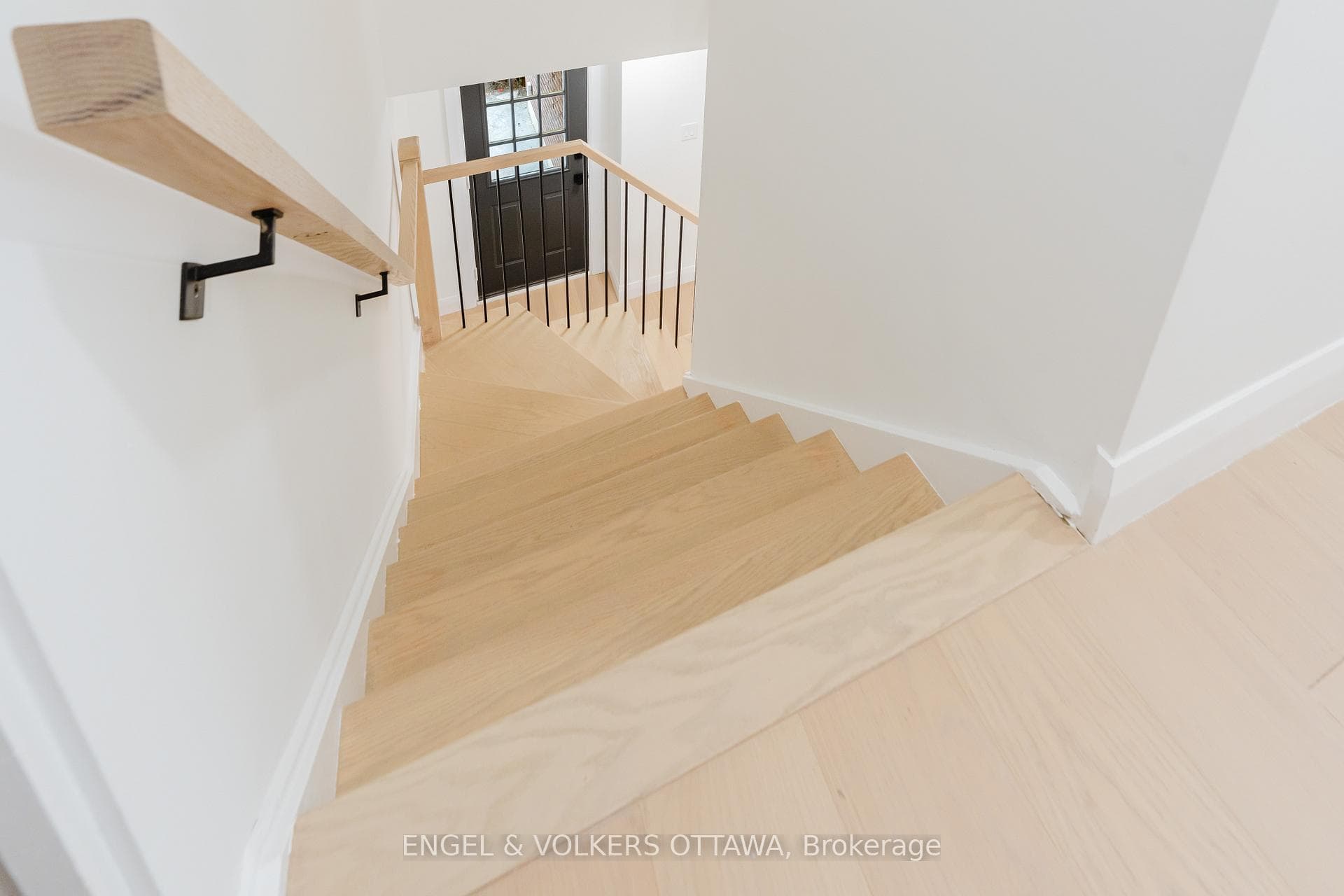825 De Salaberry Street photo 25
