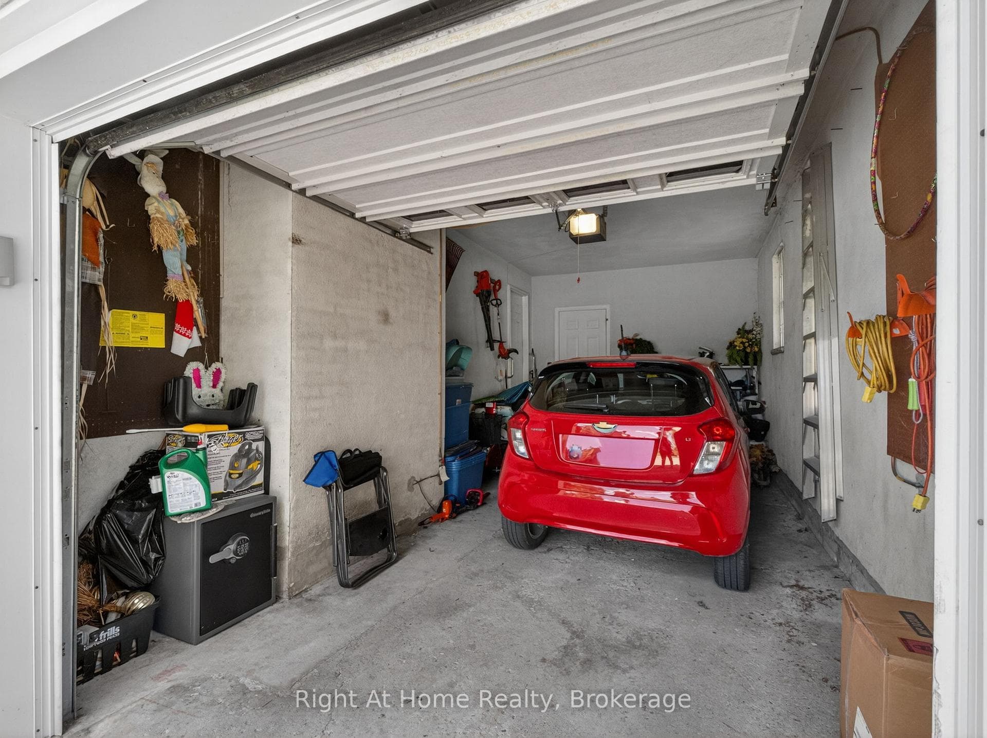 47 Churchill Avenue photo 35