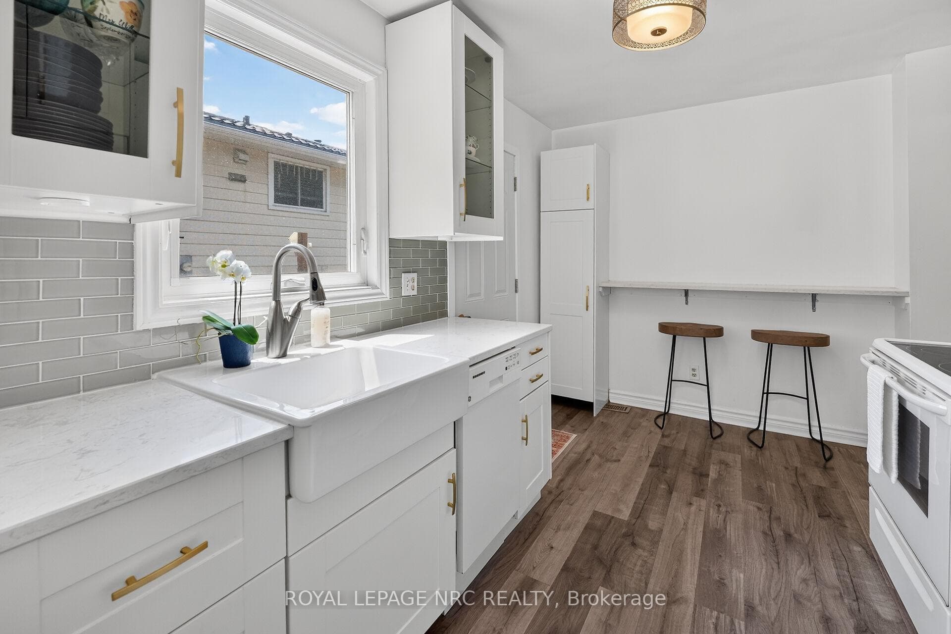 17 Allan Drive photo 5