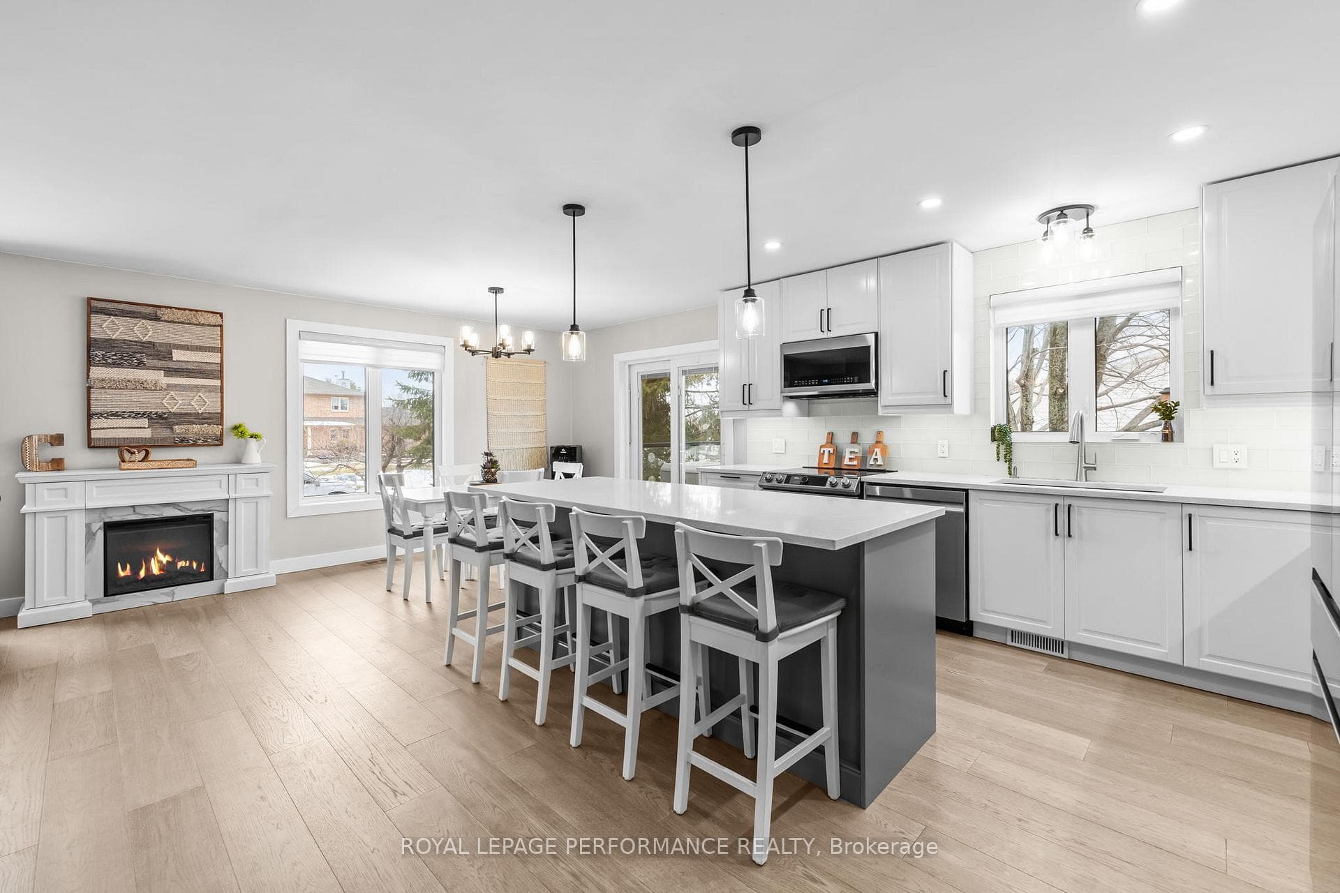 7028 Shadow Ridge Drive photo 12