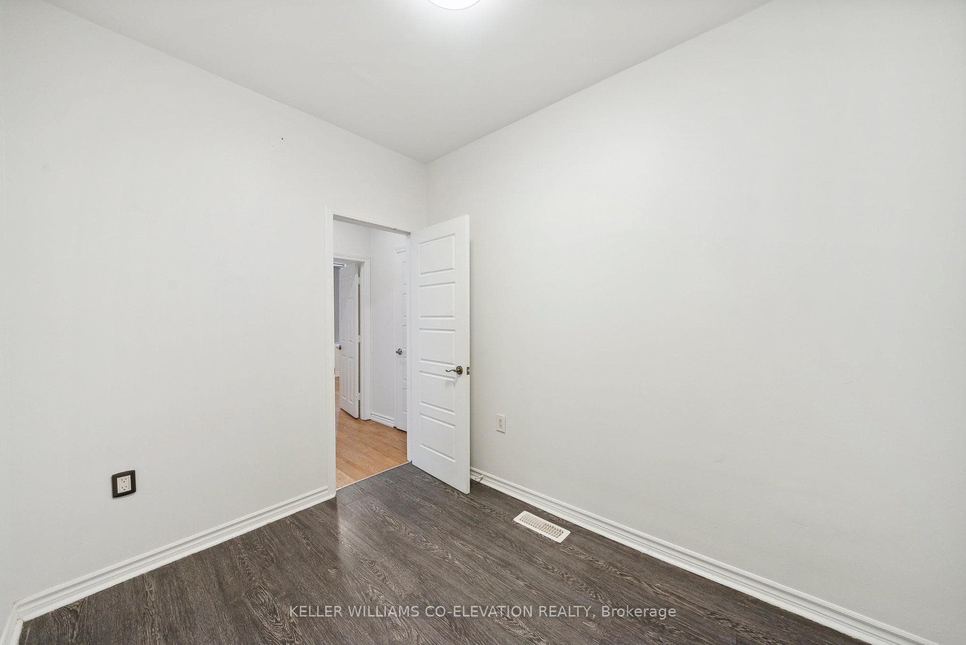 681 Scarlett Road Unit Main level photo 18