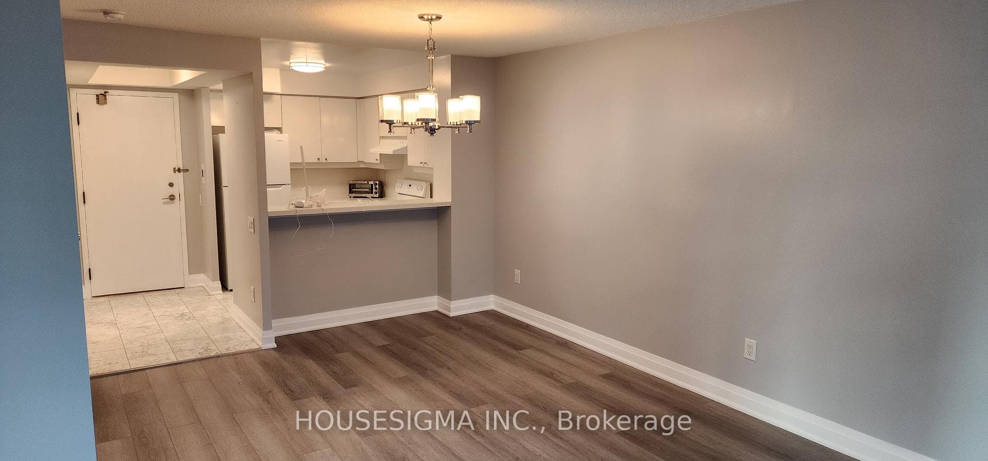 942 Yonge Street Unit 703 photo 7