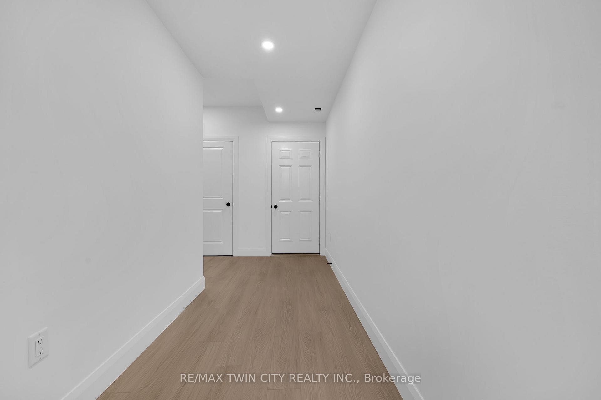 44 Lowell Street photo 27