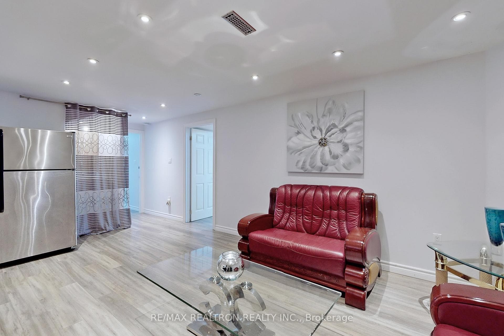 32 Subrisco Avenue Unit Bsmt photo 7