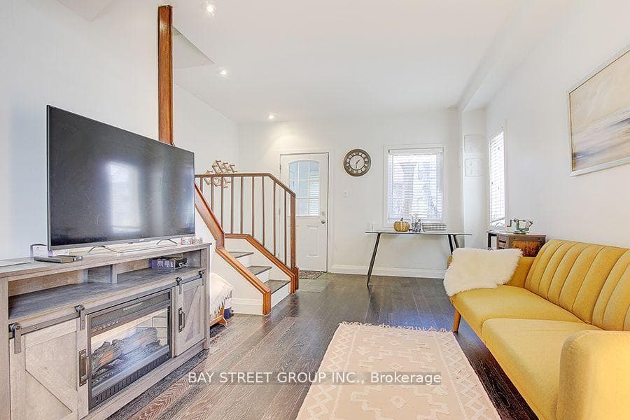105 Massey Street photo 6