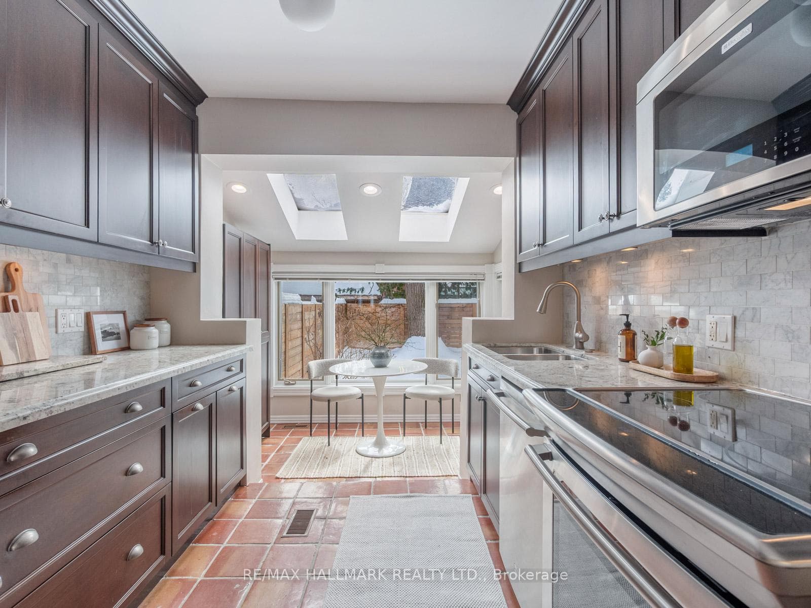 49 Dearbourne Avenue photo 13