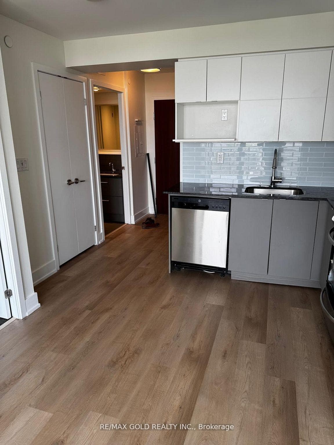 160 Flemington Road Unit 1208 photo 2