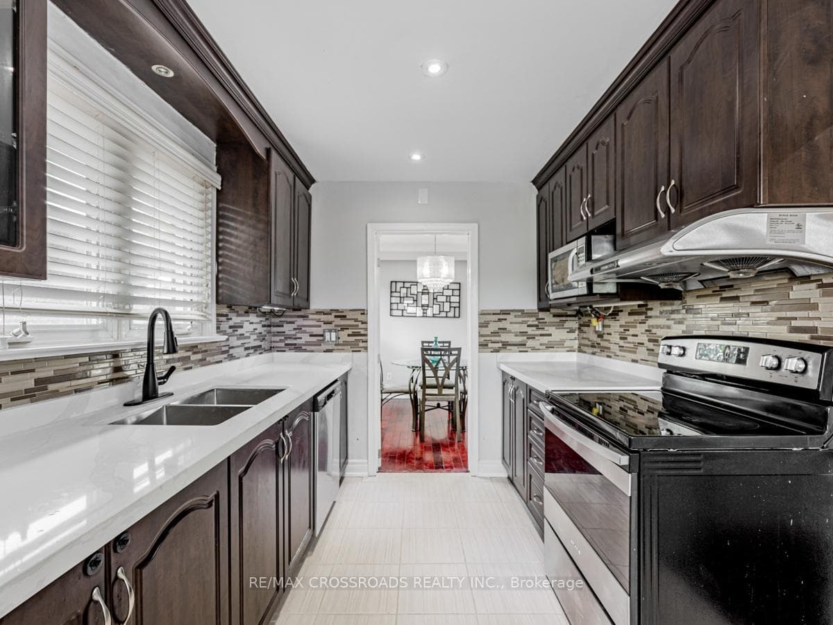 22 Araman Drive photo 5