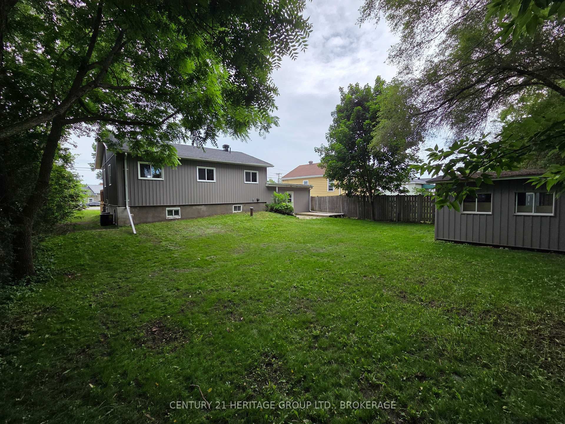 7510 Roger Stevens Drive photo 17