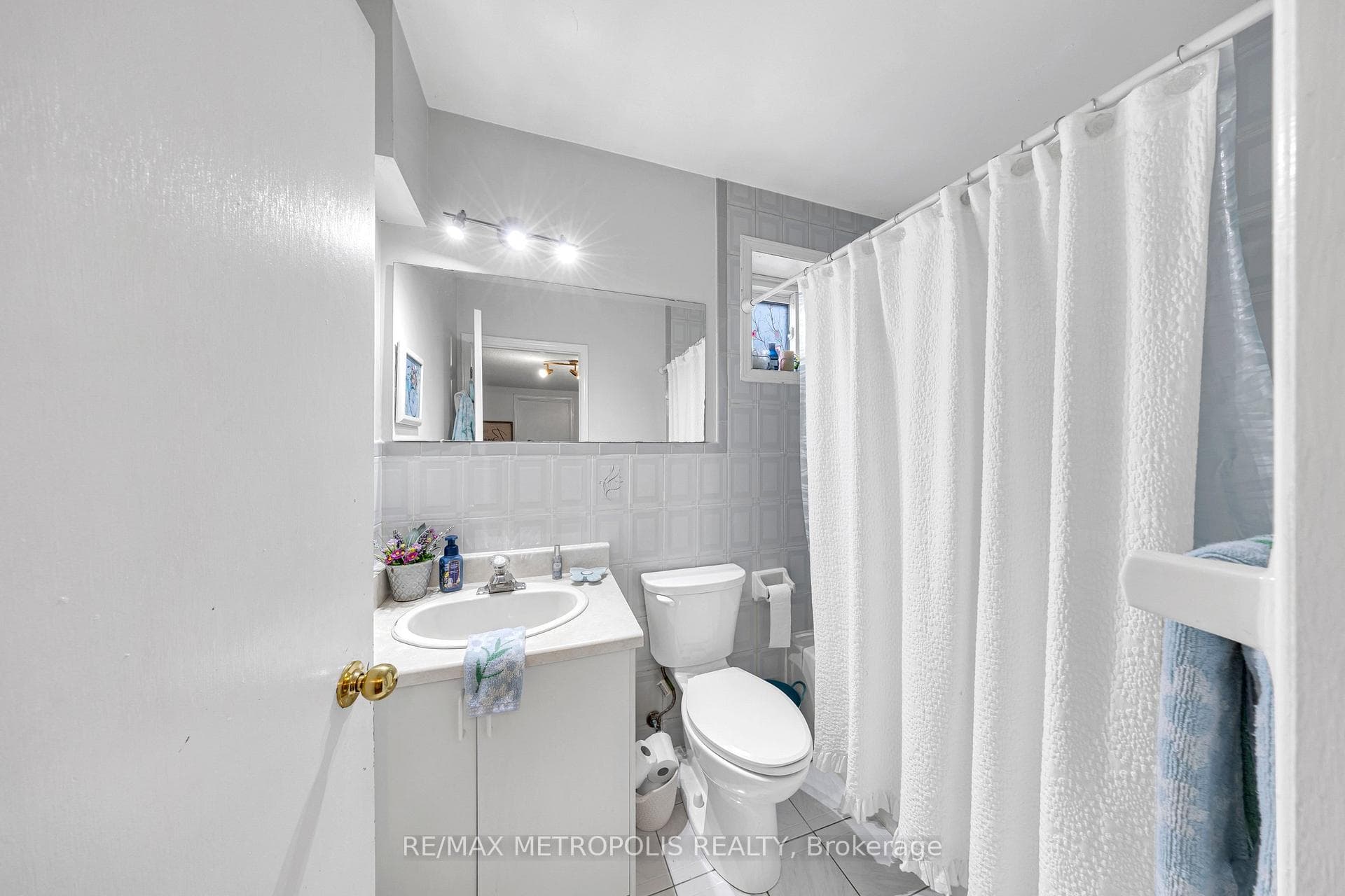 897 Liverpool Road Unit Bsmt photo 13