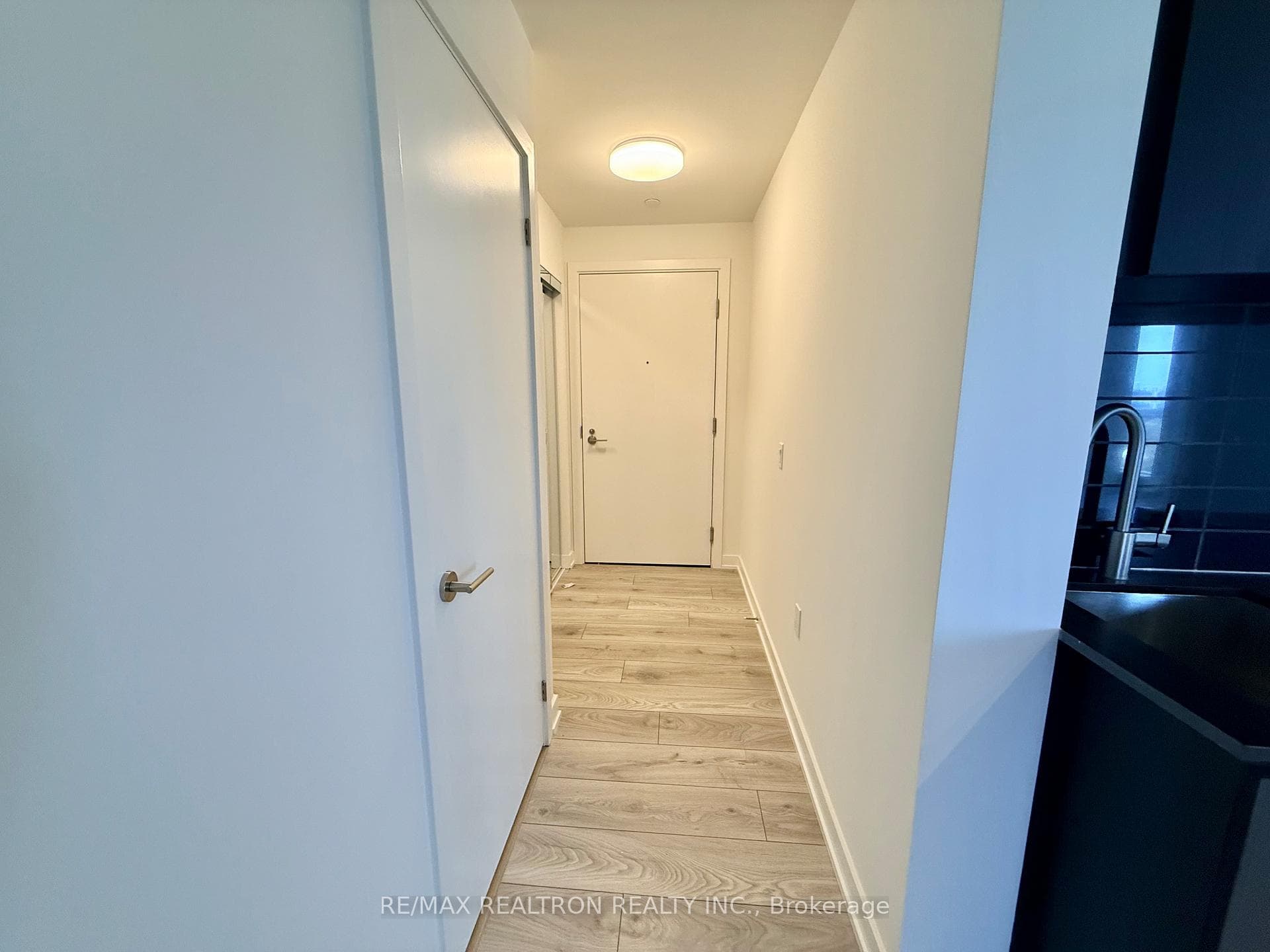 110 Broadway Avenue Unit 1709 photo 6
