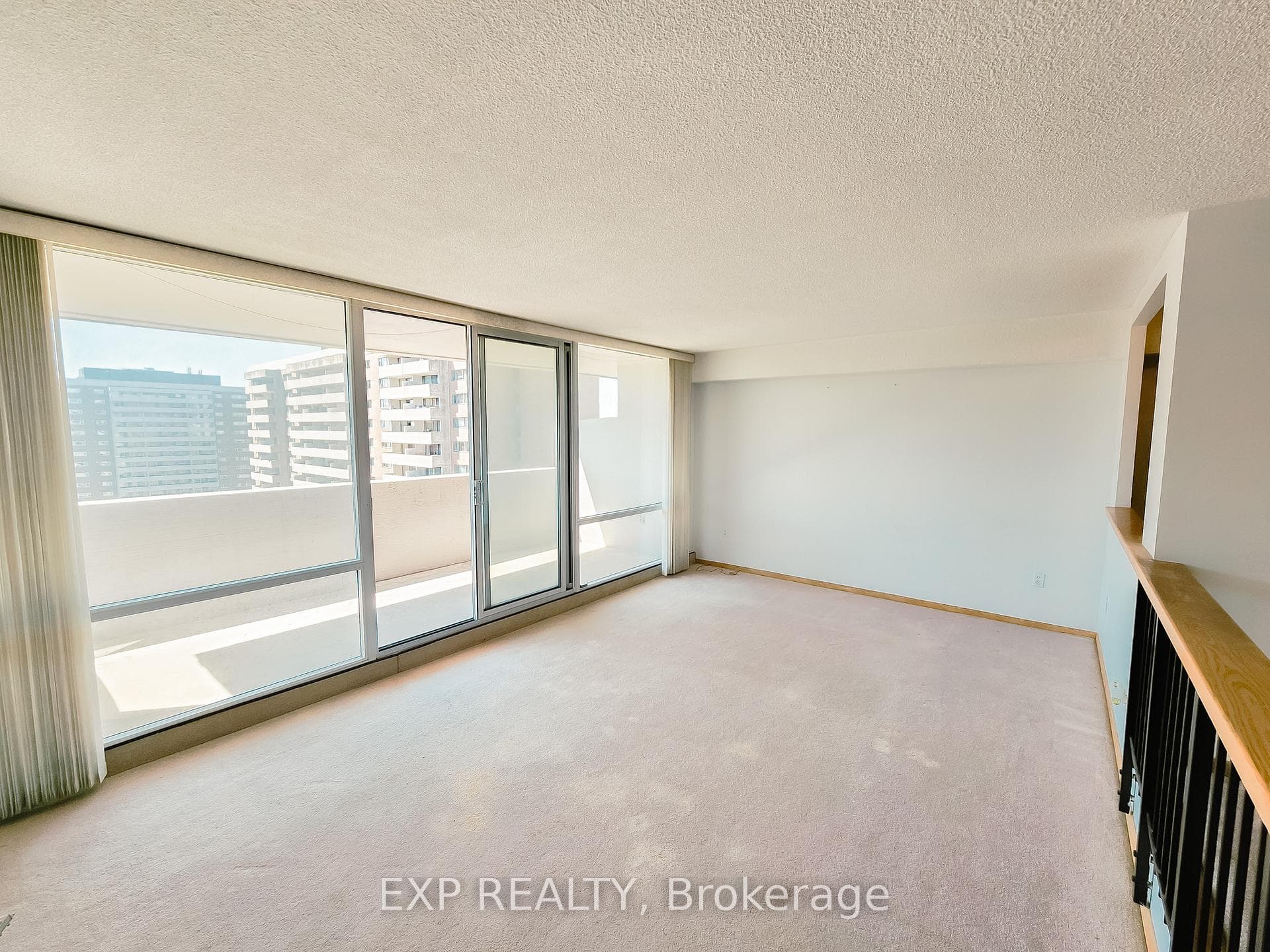 270 Scarlett Road Unit 1704 photo 8