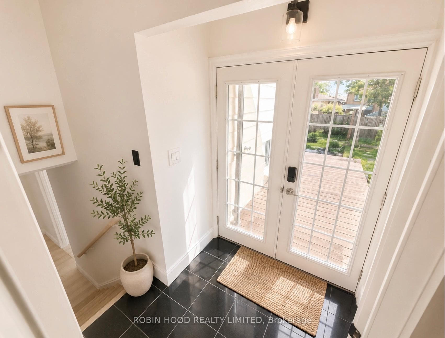 84 Elgar Avenue photo 5